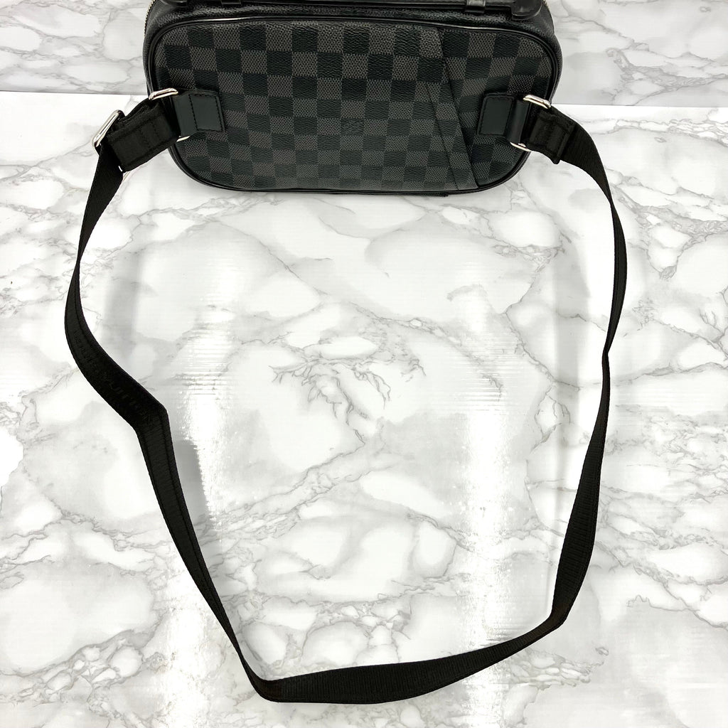 LOUIS VUITTON Damier Graphite Ambler