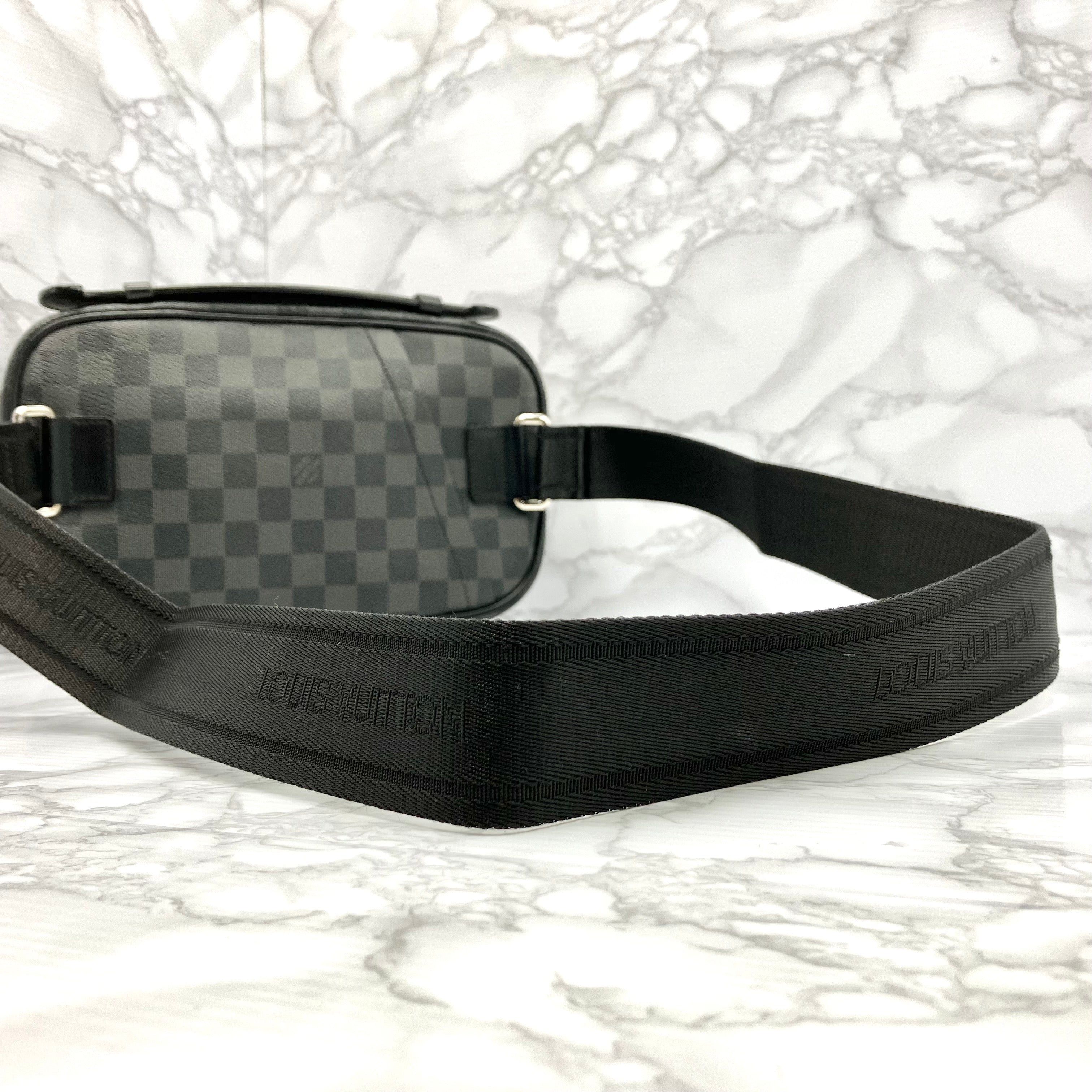 LOUIS VUITTON Damier Graphite Ambler