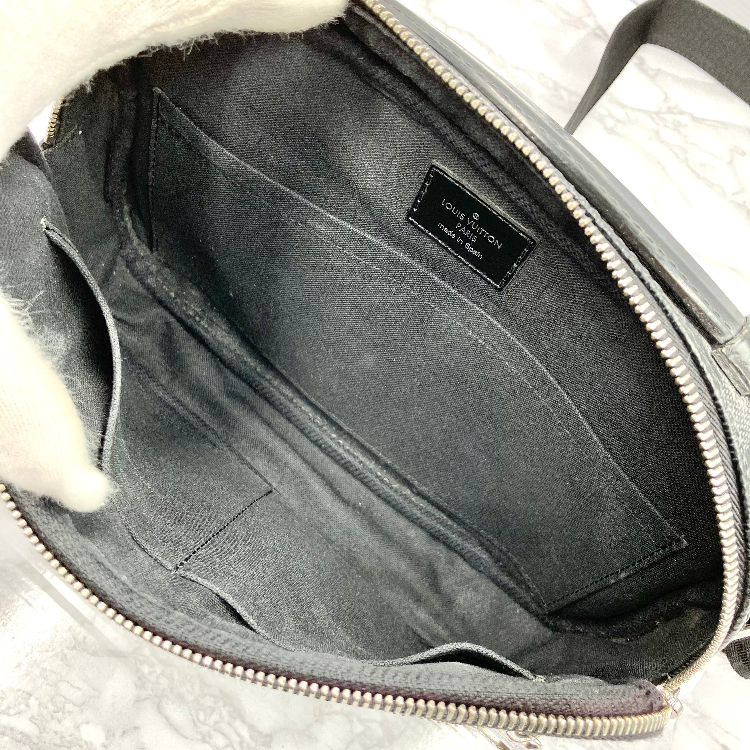 LOUIS VUITTON Damier Graphite Ambler