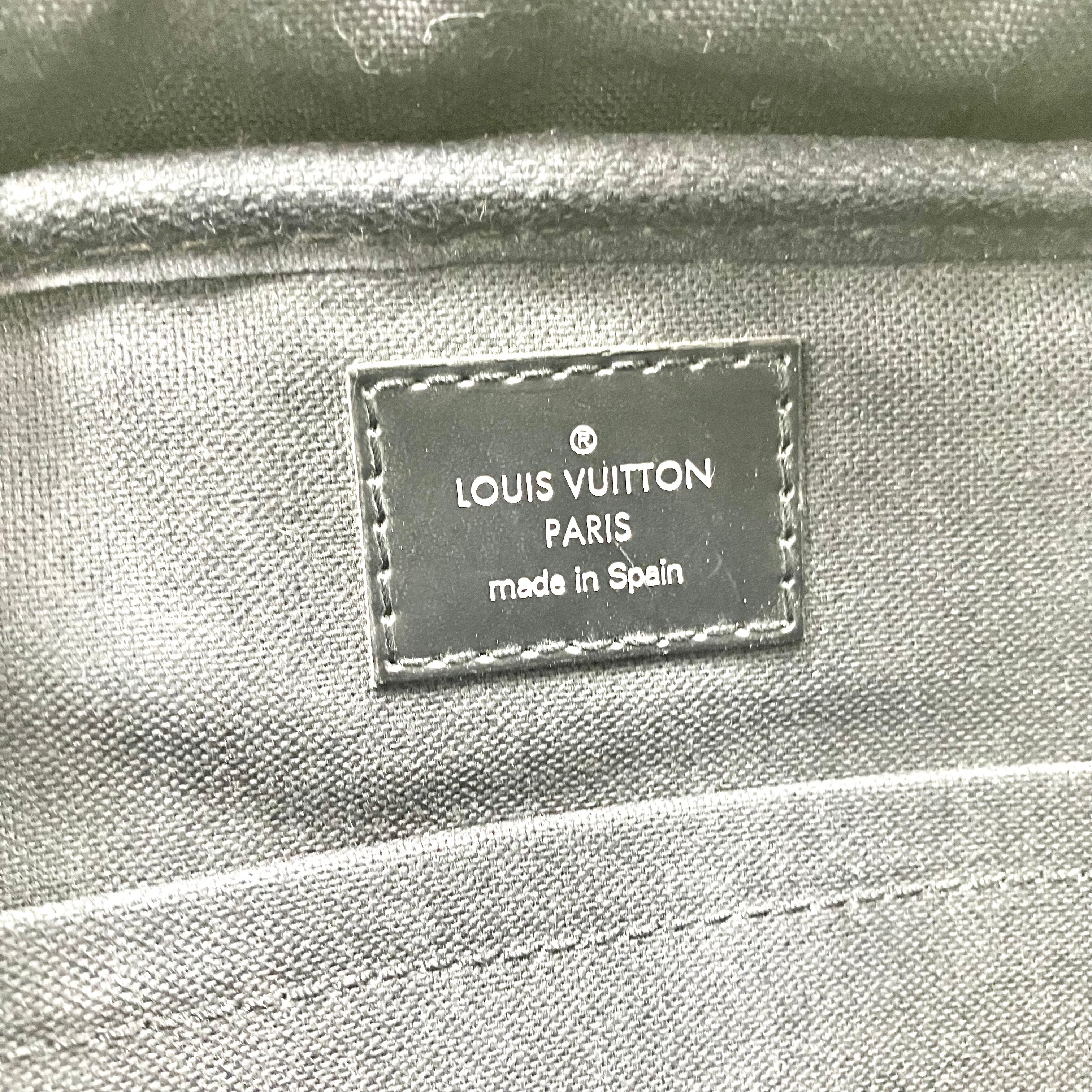 LOUIS VUITTON Damier Graphite Ambler