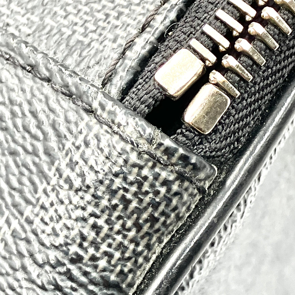 LOUIS VUITTON Damier Graphite Ambler