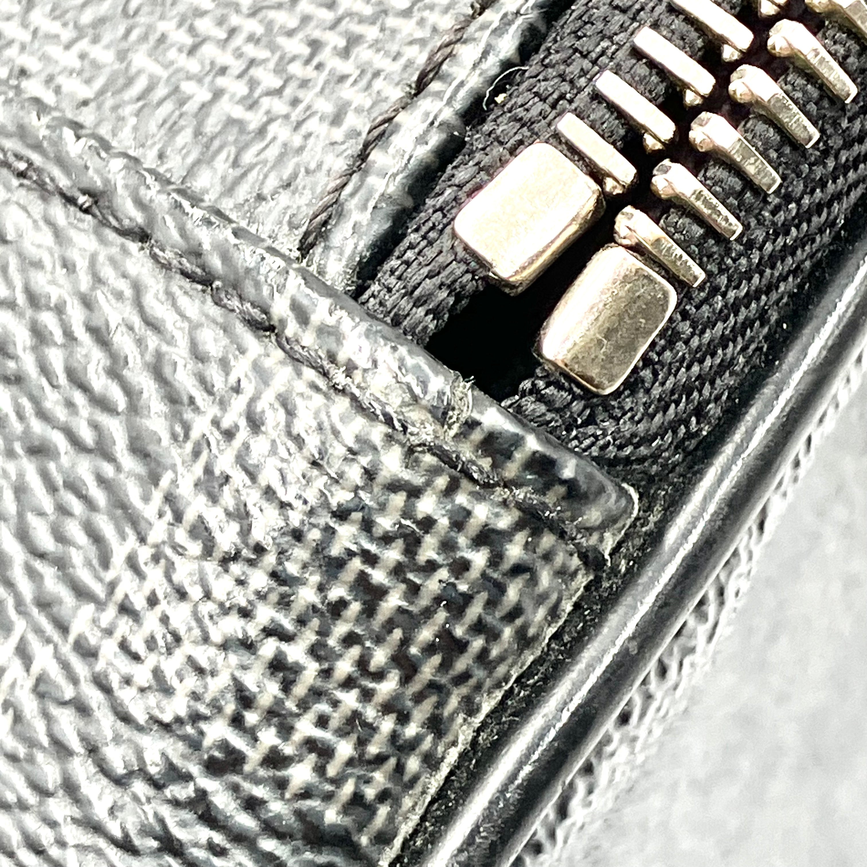 LOUIS VUITTON Damier Graphite Ambler