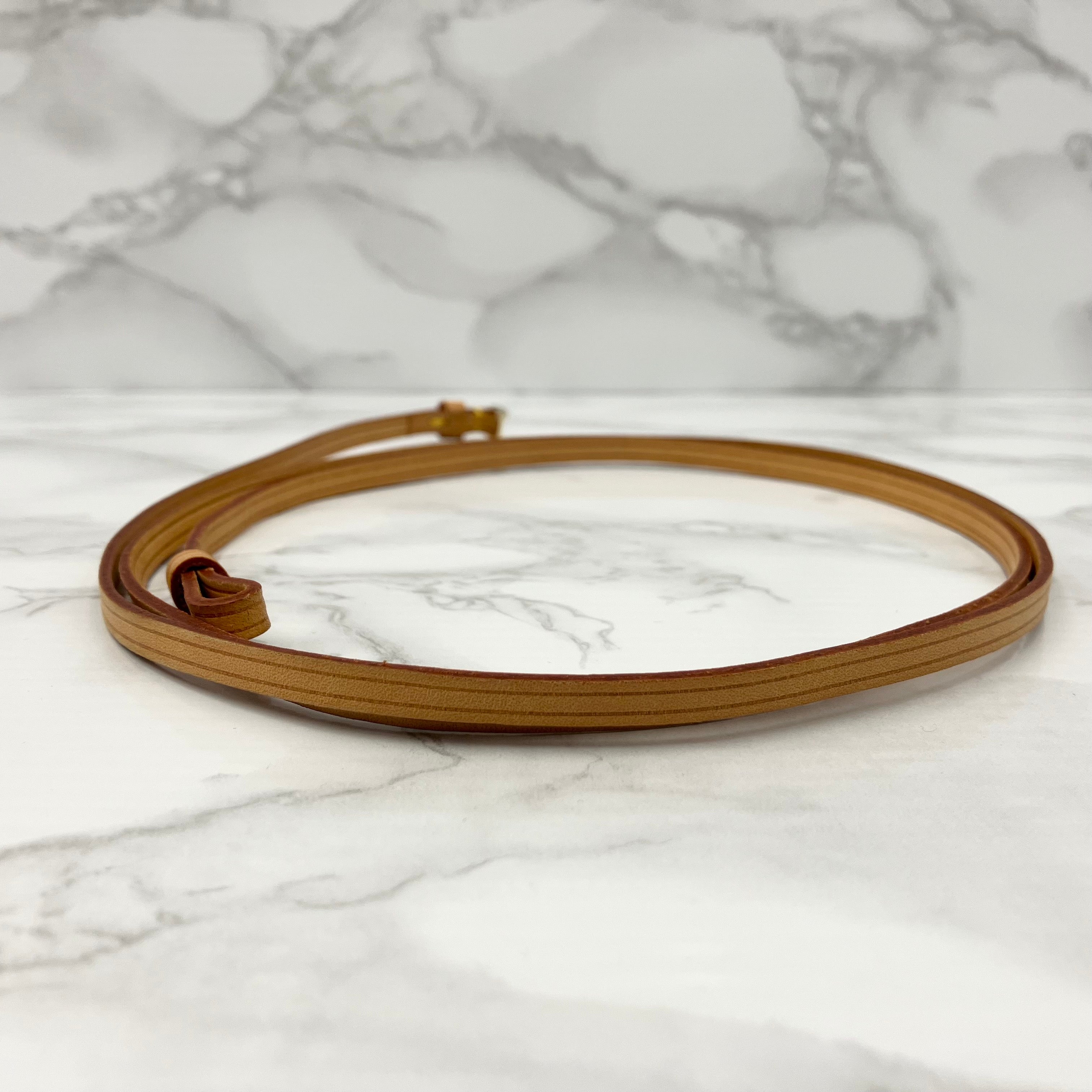 LOUIS VUITTON BACCHETTA leather Slim Strap
