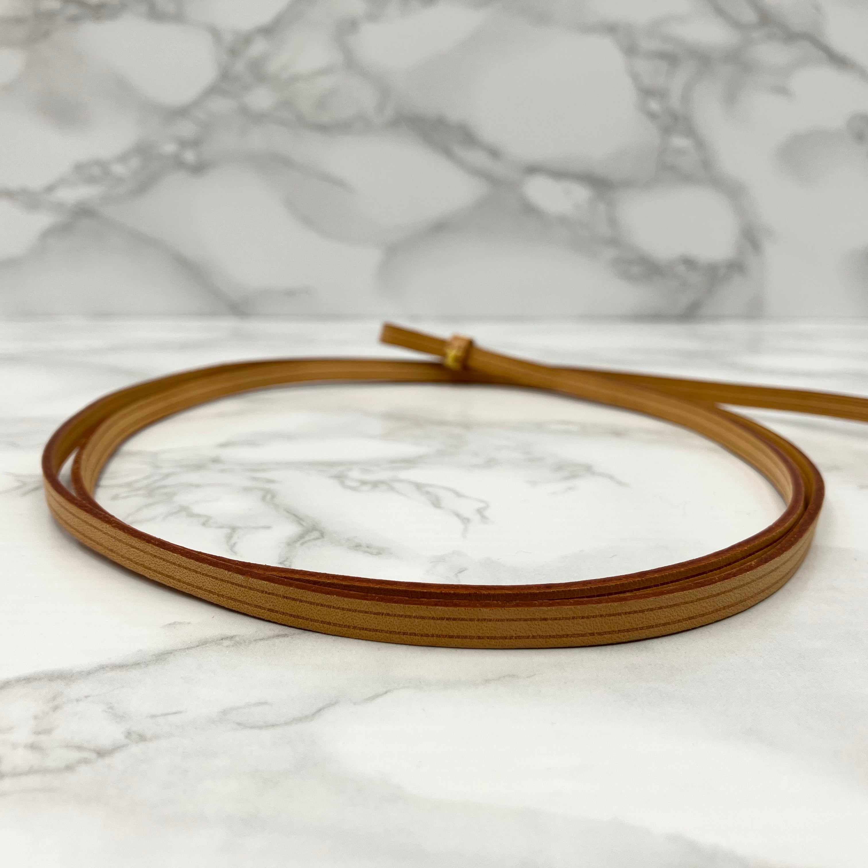 LOUIS VUITTON BACCHETTA leather Slim Strap