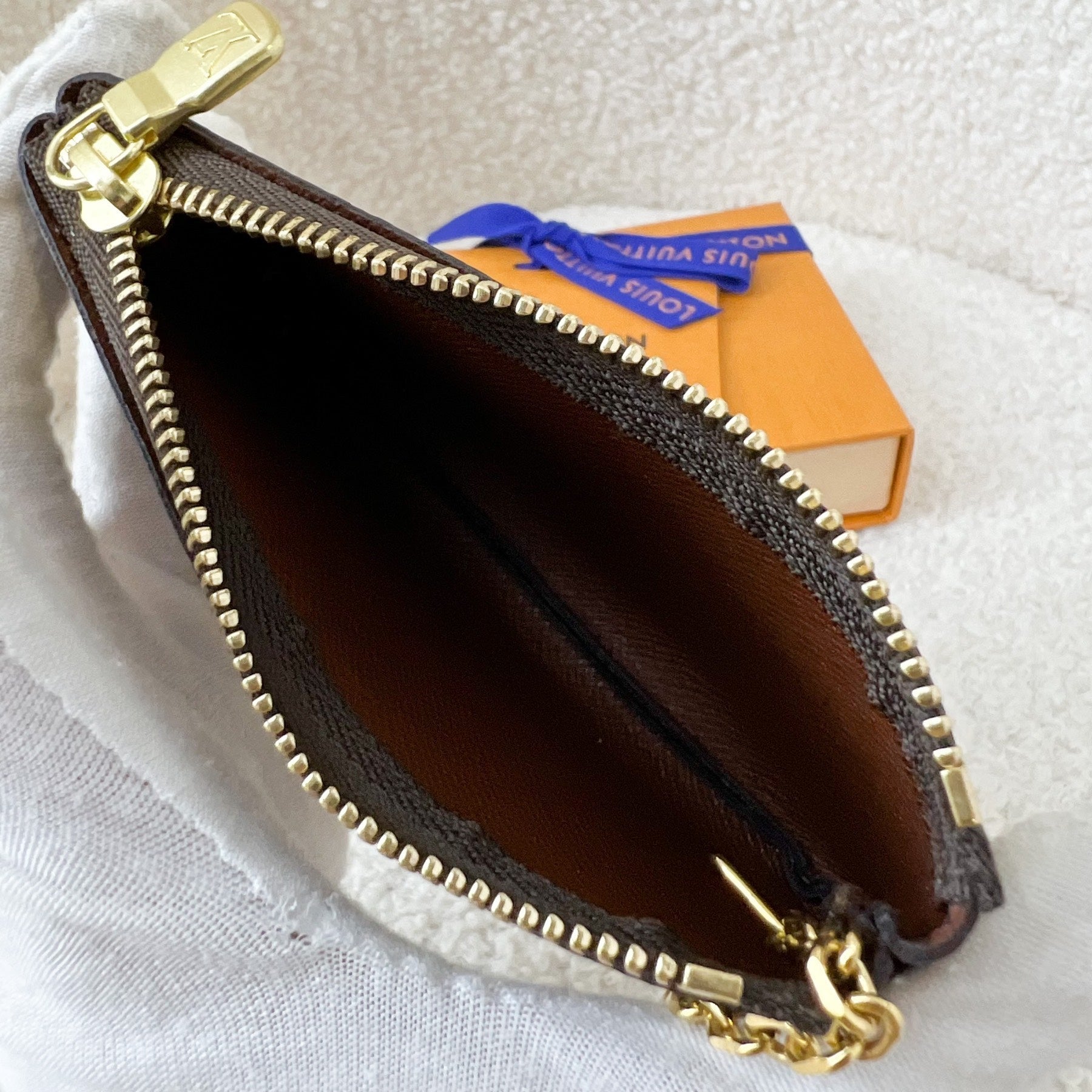 LV Key Cles Pouch in Monogram Canvas GHW