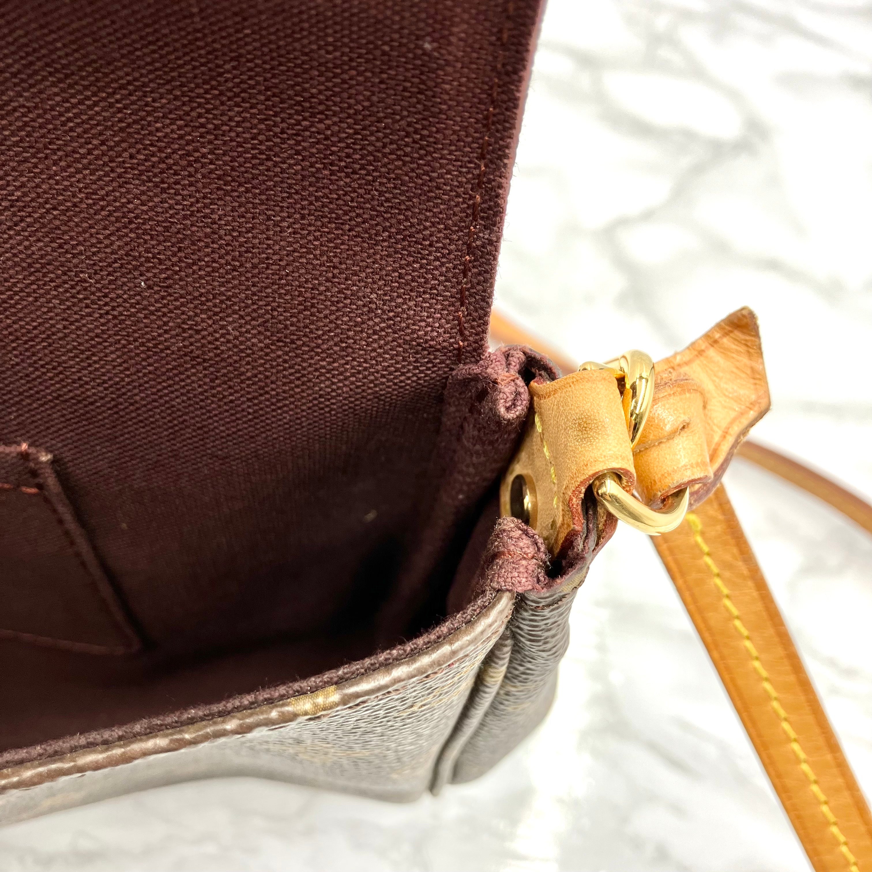 LOUIS VUITTON Monogram Favorit