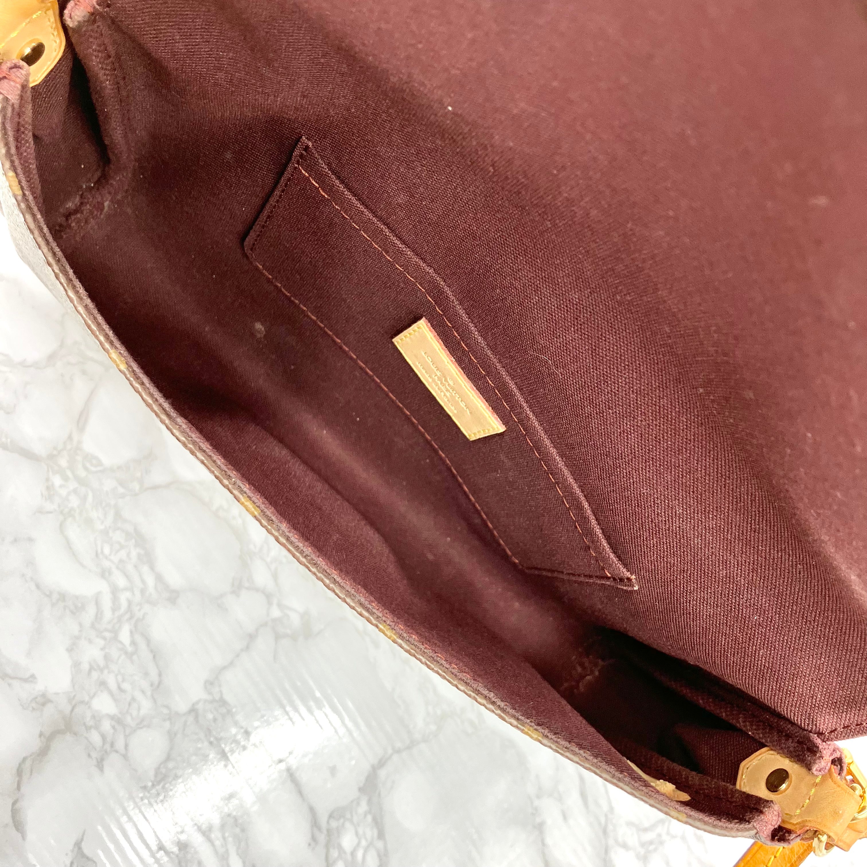 LOUIS VUITTON Monogram Favorit