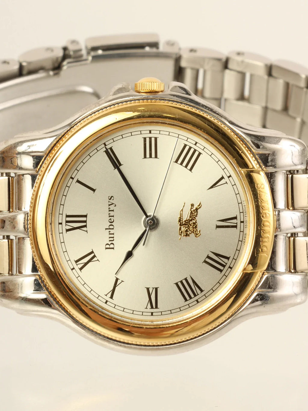 BURBERRY Round Logo Face Watch Silver/Gold
