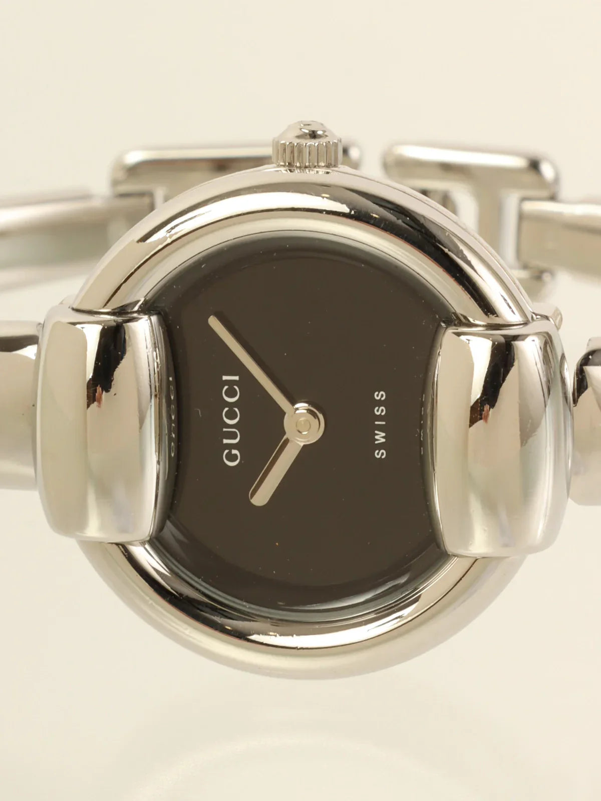 GUCCI Round Face Bangle Watch Silver