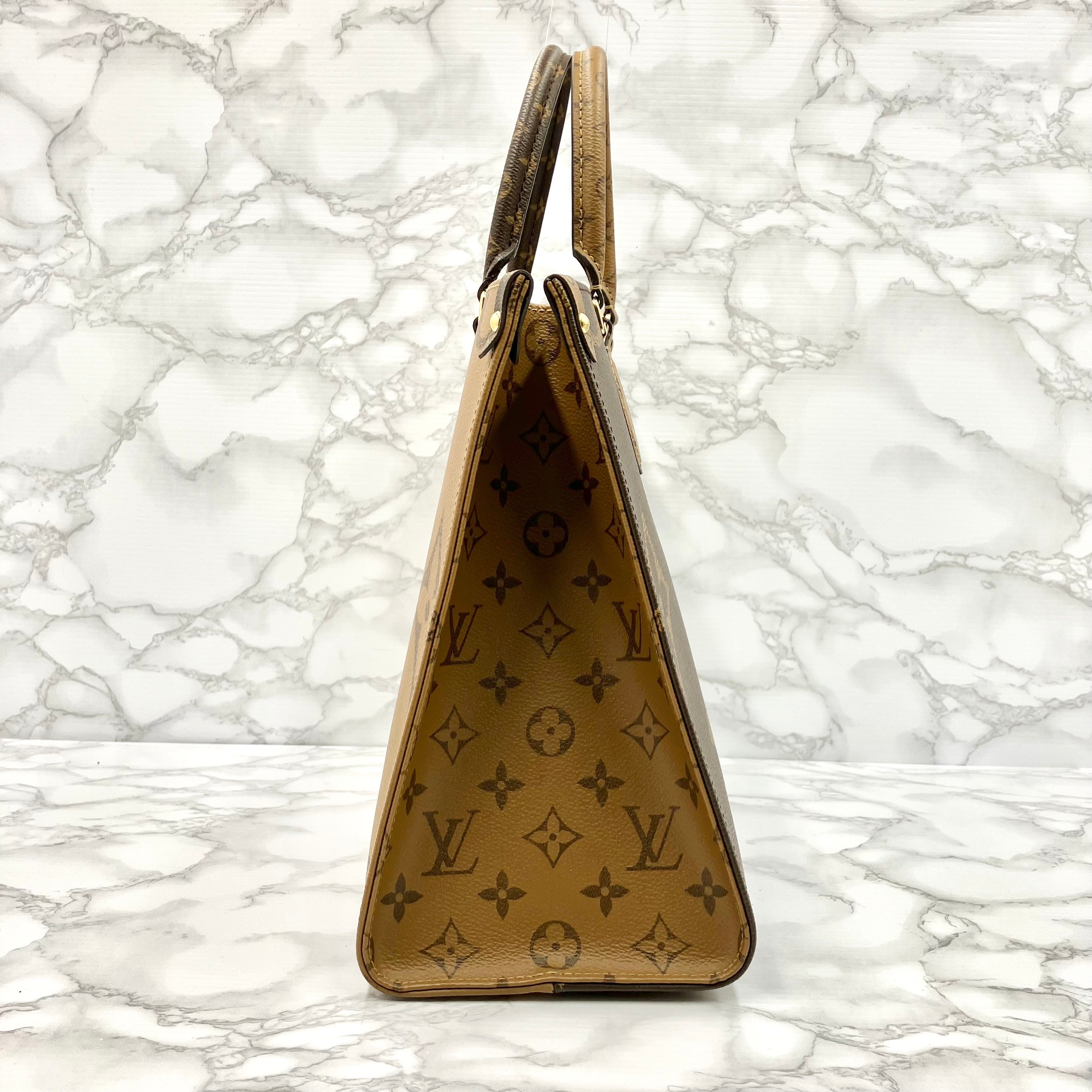 LOUIS VUITTON Monogram Giant Reverse On The Go MM