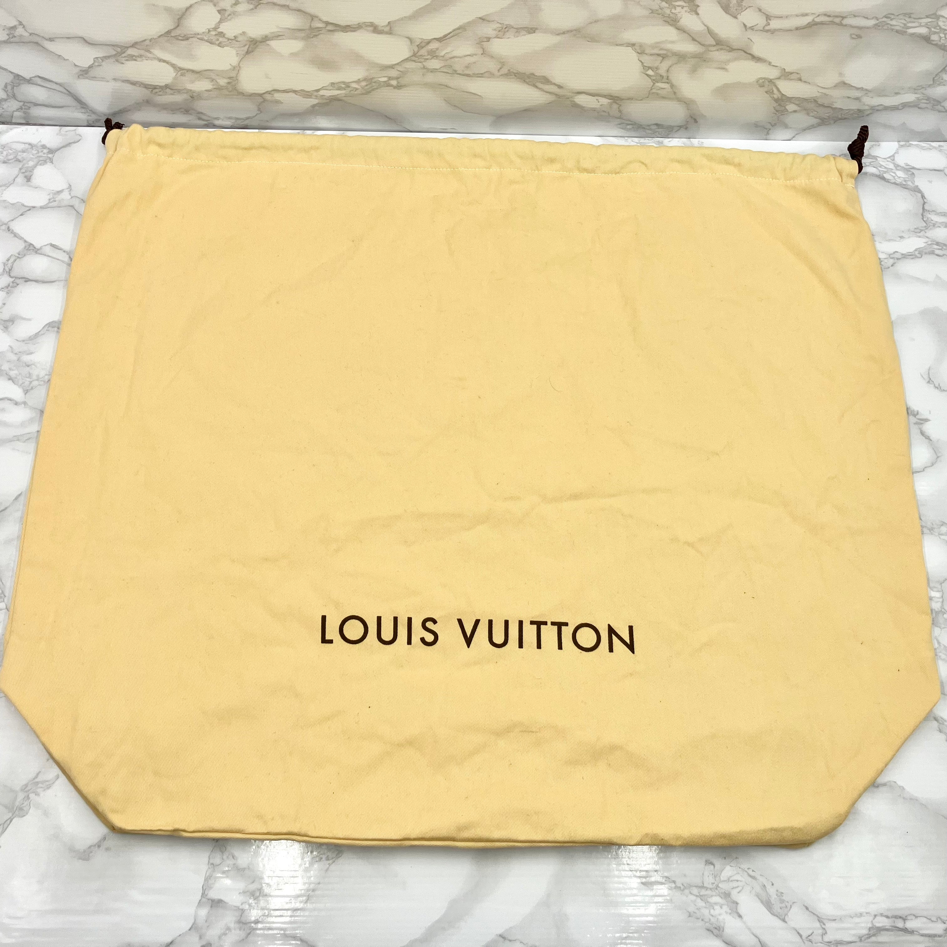 LOUIS VUITTON Monogram Giant Reverse On The Go MM