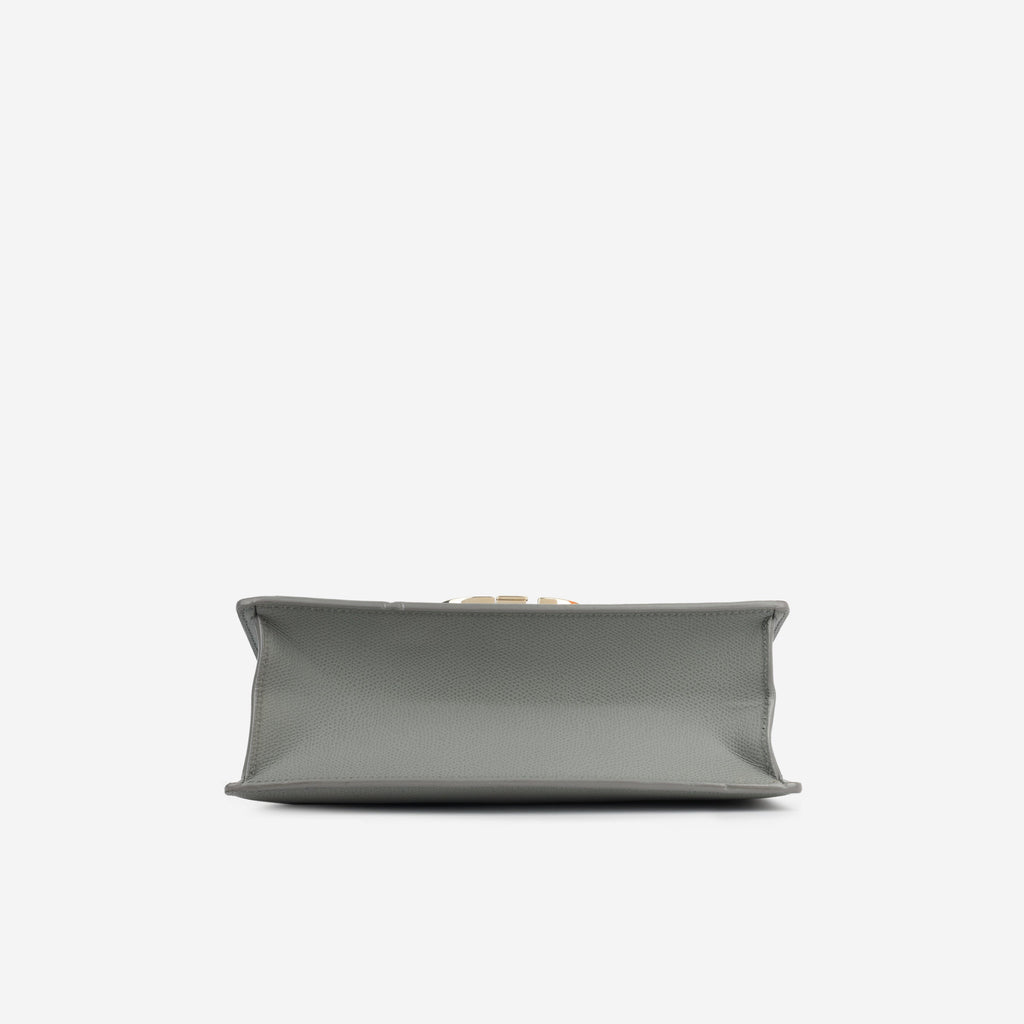 Christian Dior 30 Montaigne Shoulder Bag