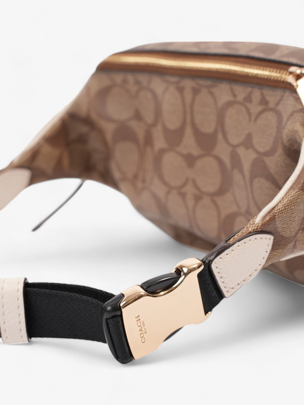 Coach Court Bum Bag Cream / Beige Canvas