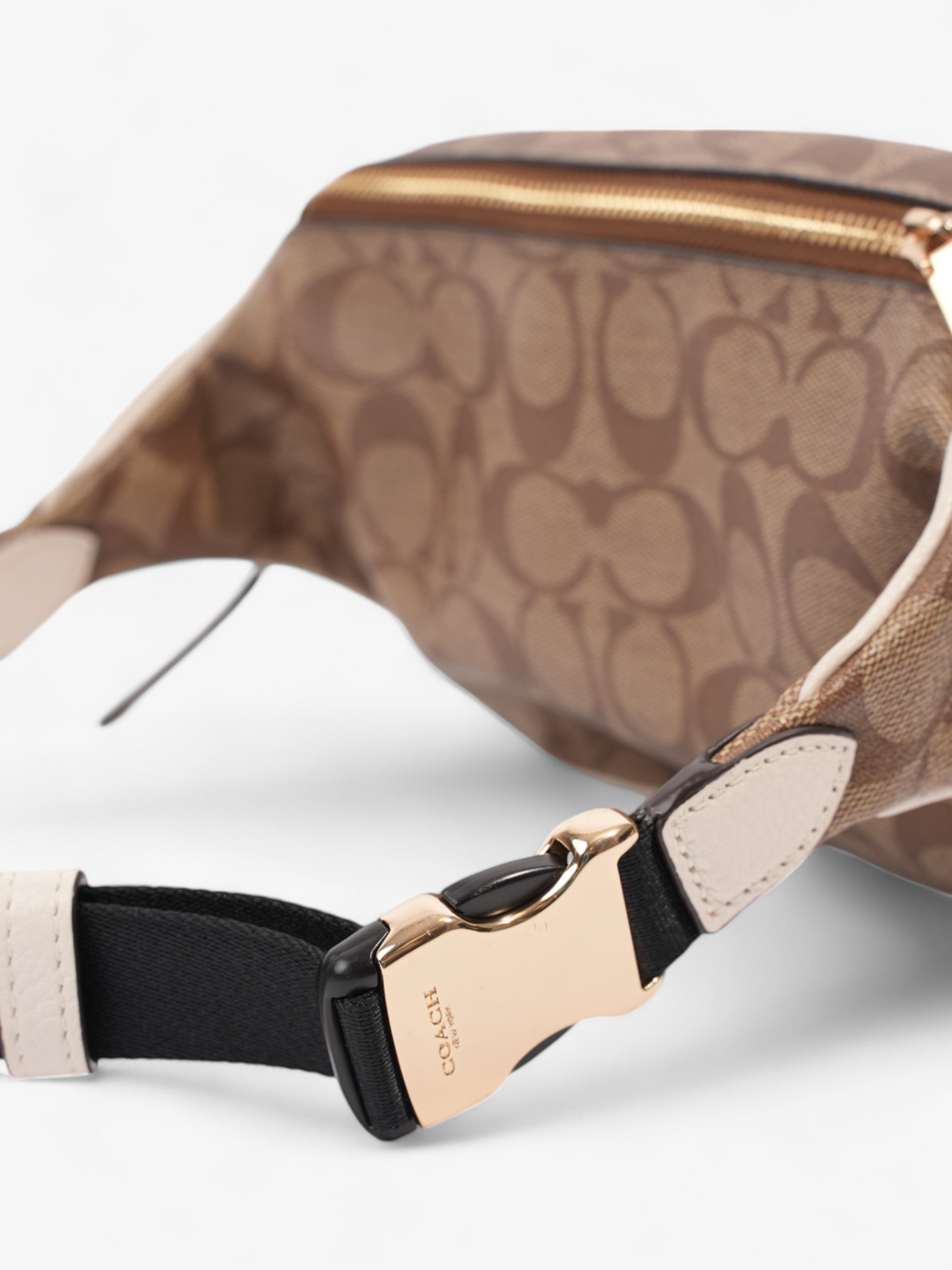 Coach Court Bum Bag Cream / Beige Canvas