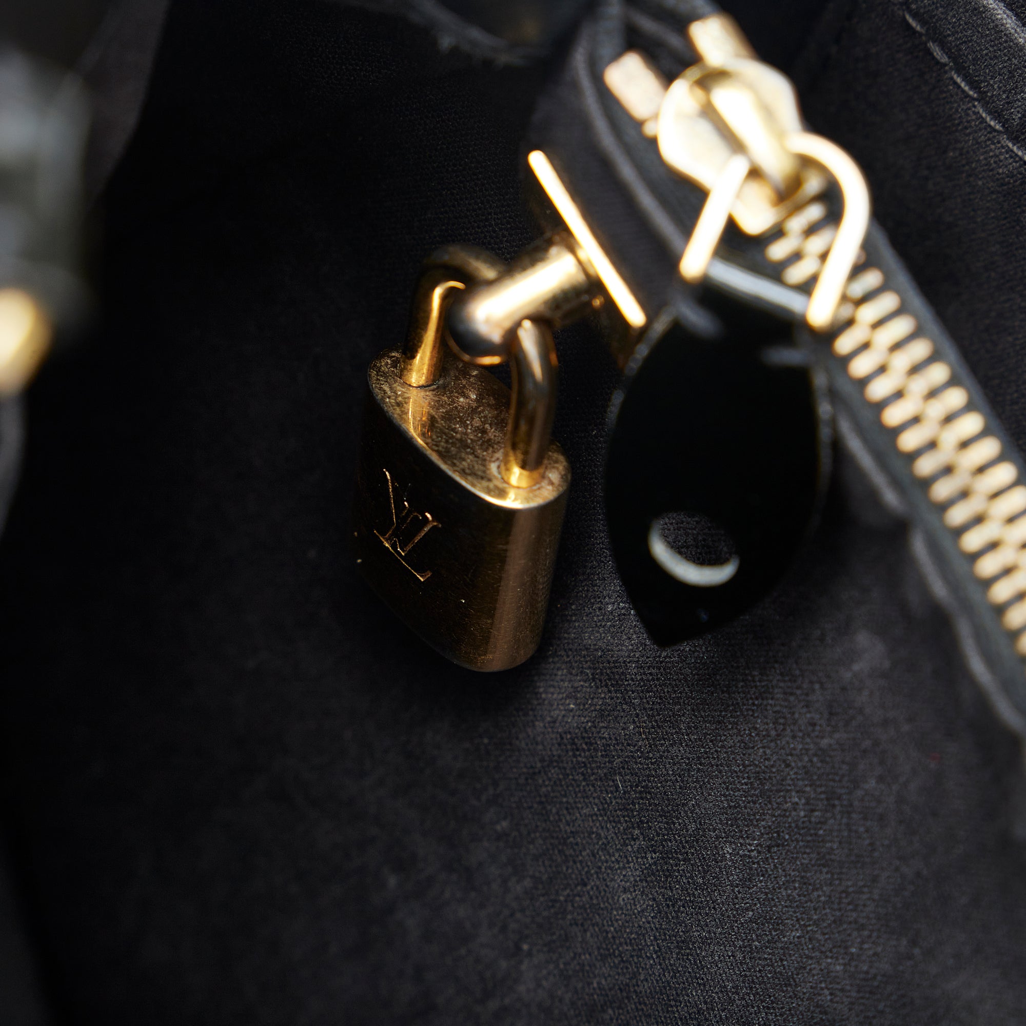 Louis Vuitton Montaigne BB Black Vernis