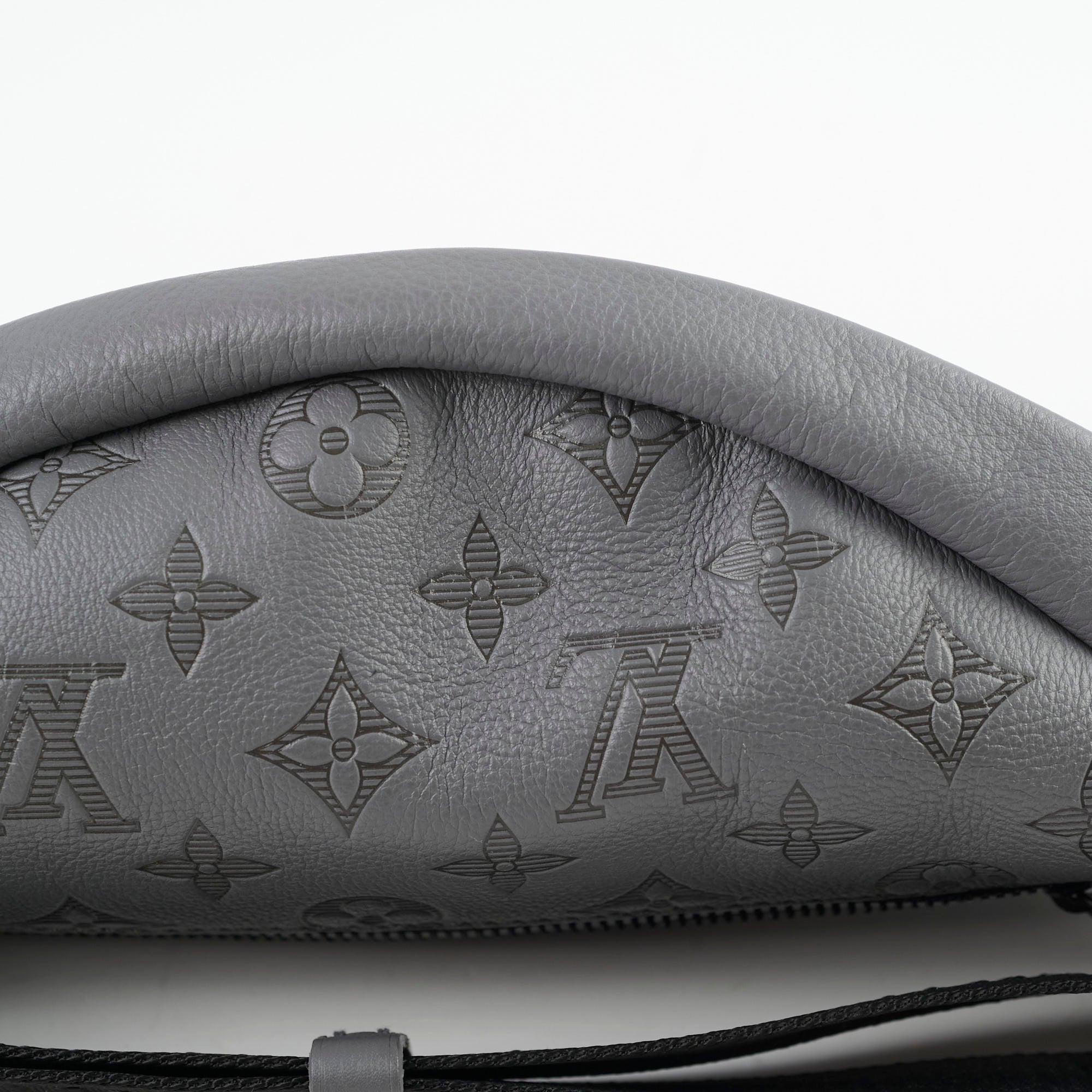 Louis Vuitton Bumbag Grey Leather