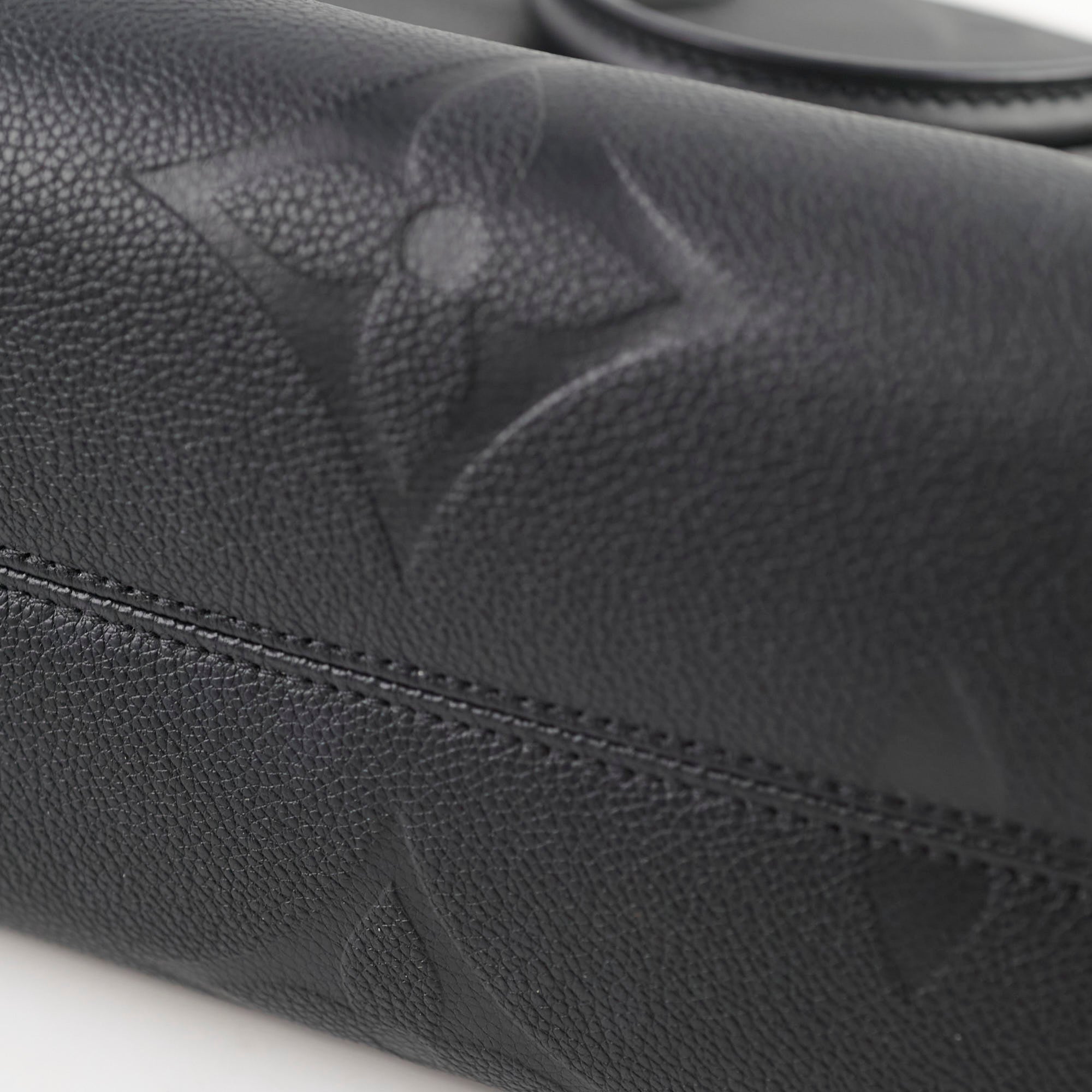 Louis Vuitton On The Go MM Black Empreinte