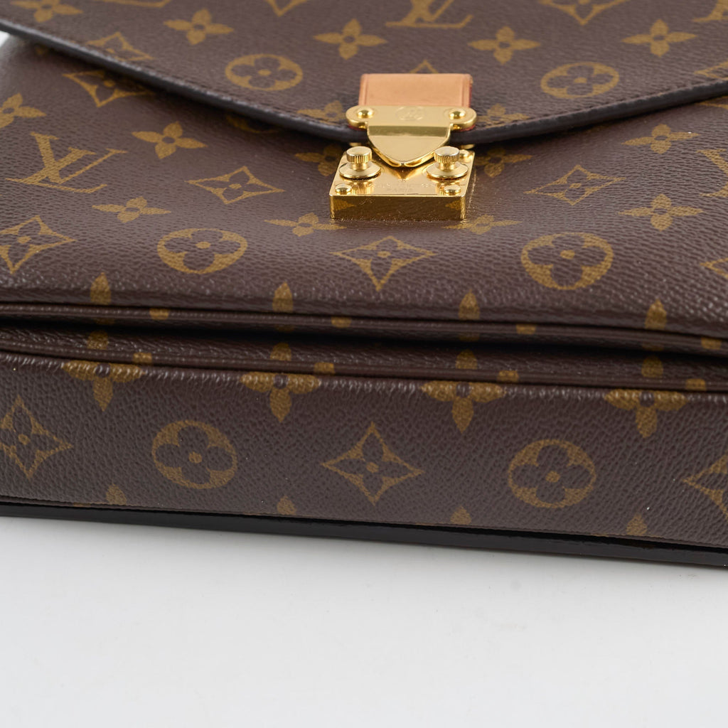 Louis Vuitton Pochette Metis Monogram