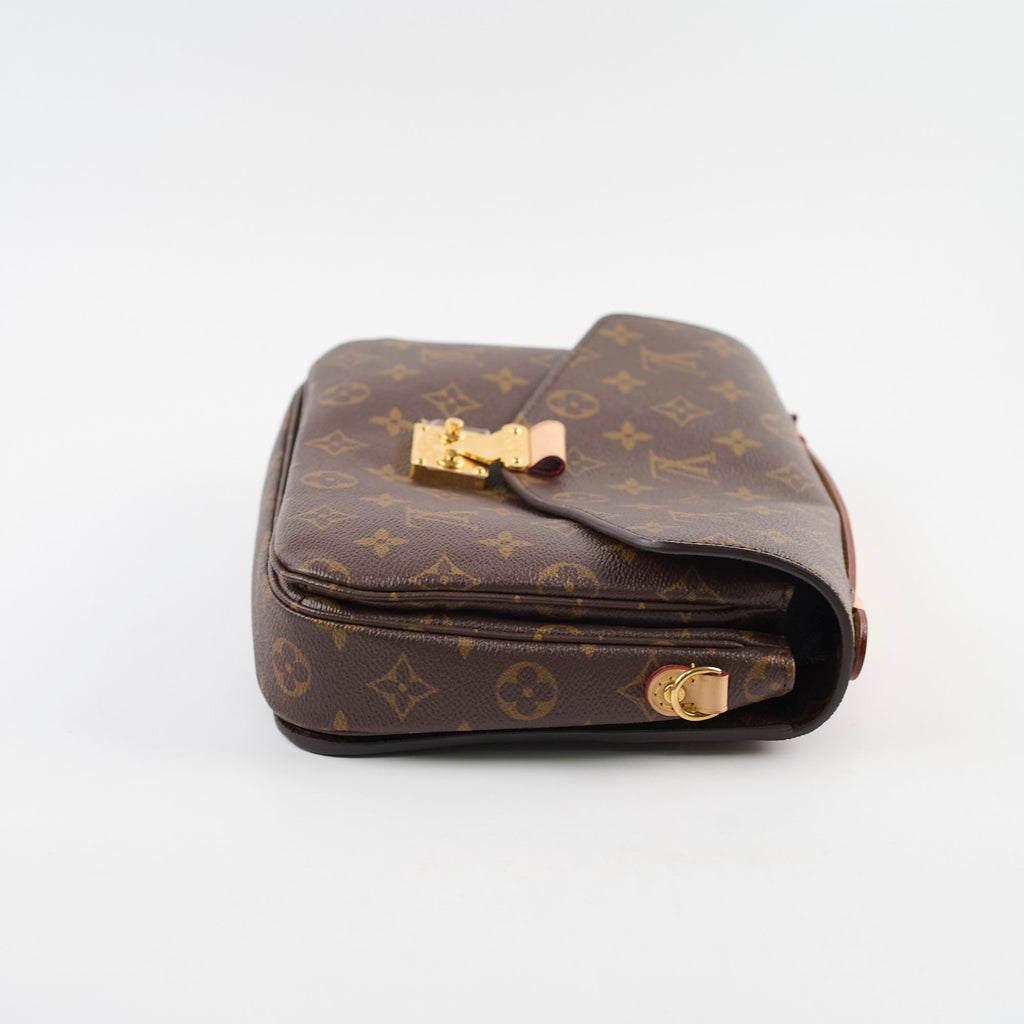 Louis Vuitton Pochette Metis Monogram