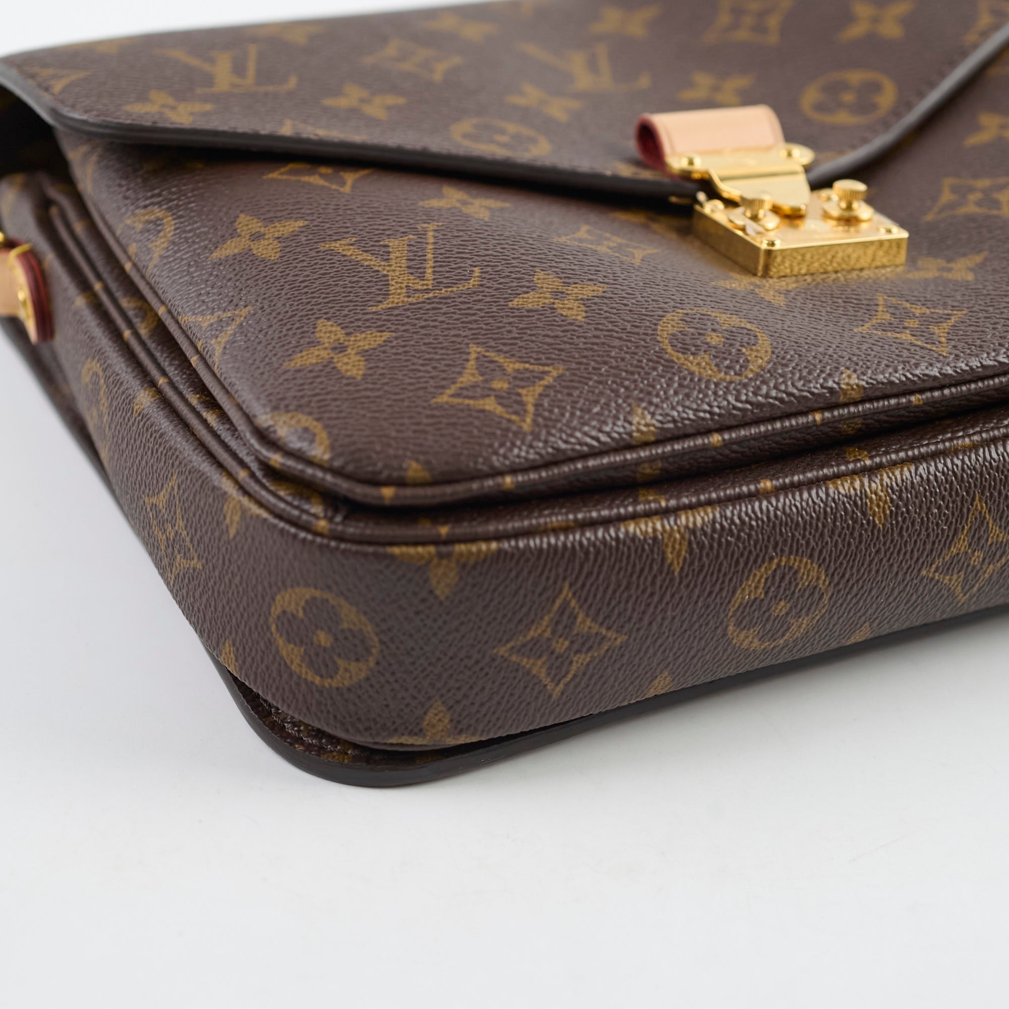 Louis Vuitton Pochette Metis Monogram