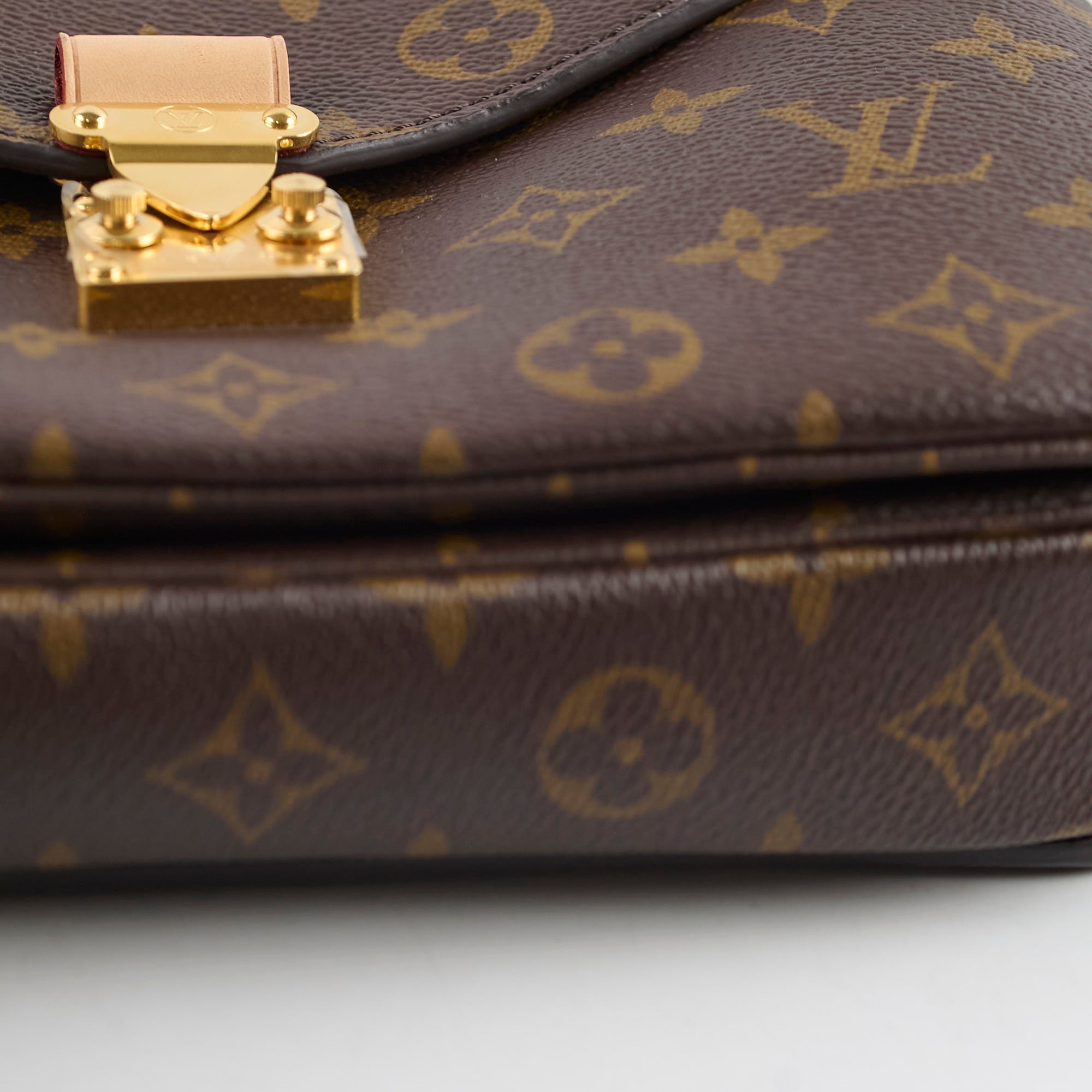 Louis Vuitton Pochette Metis Monogram