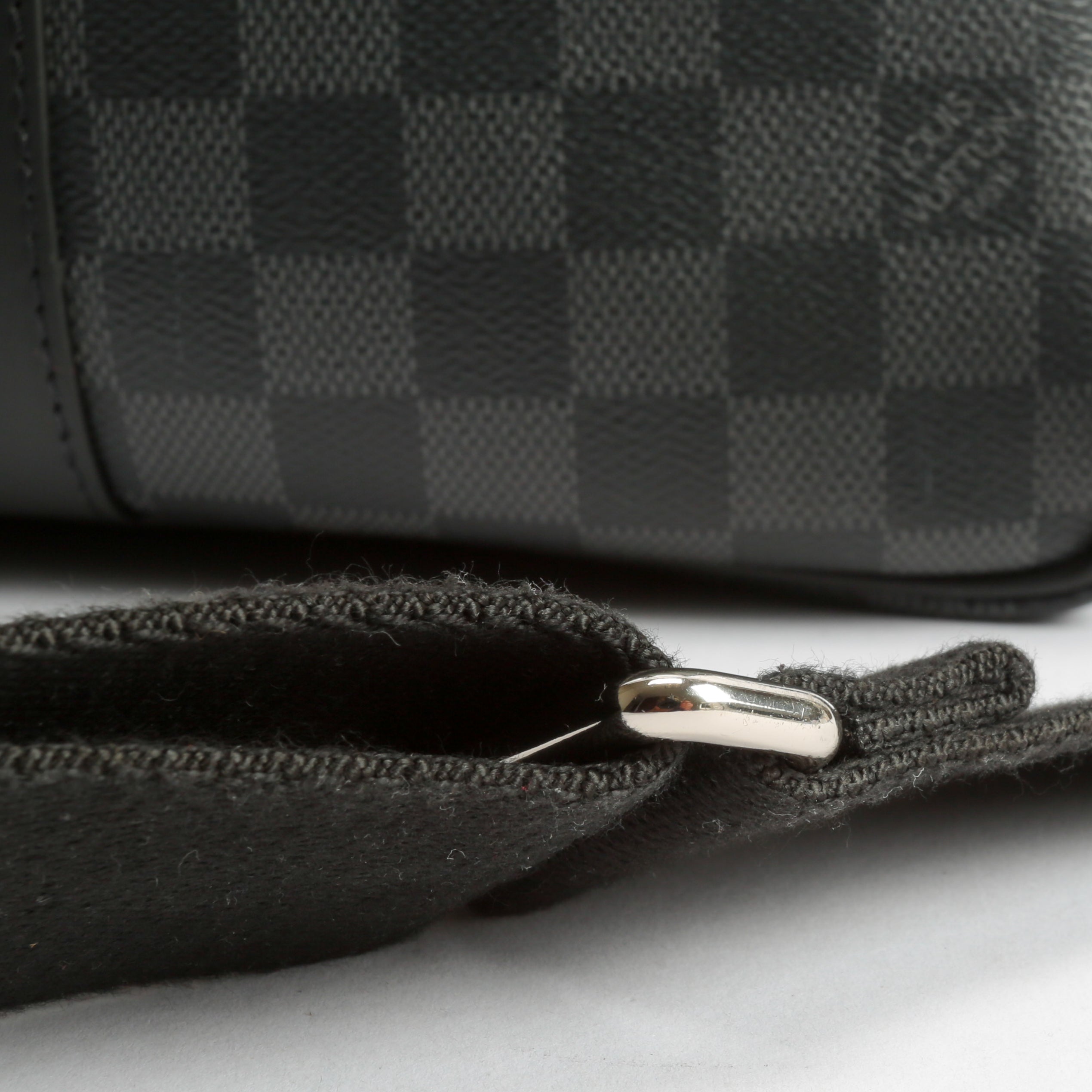 LOUIS VUITTON Icare NM Damier Graphite