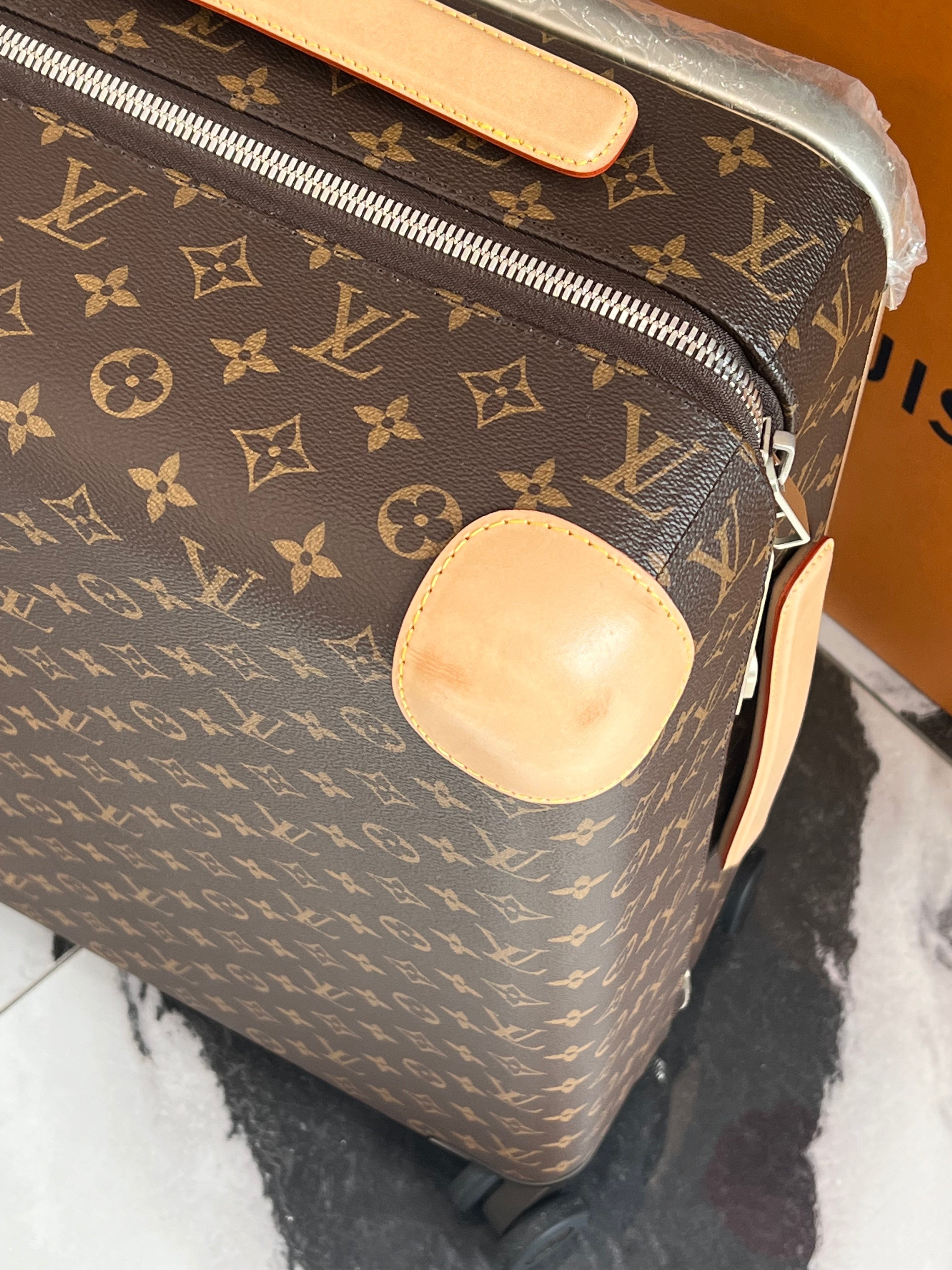 LOUIS VUITTON MONOGRAM HORIZON 55 SUITCASE