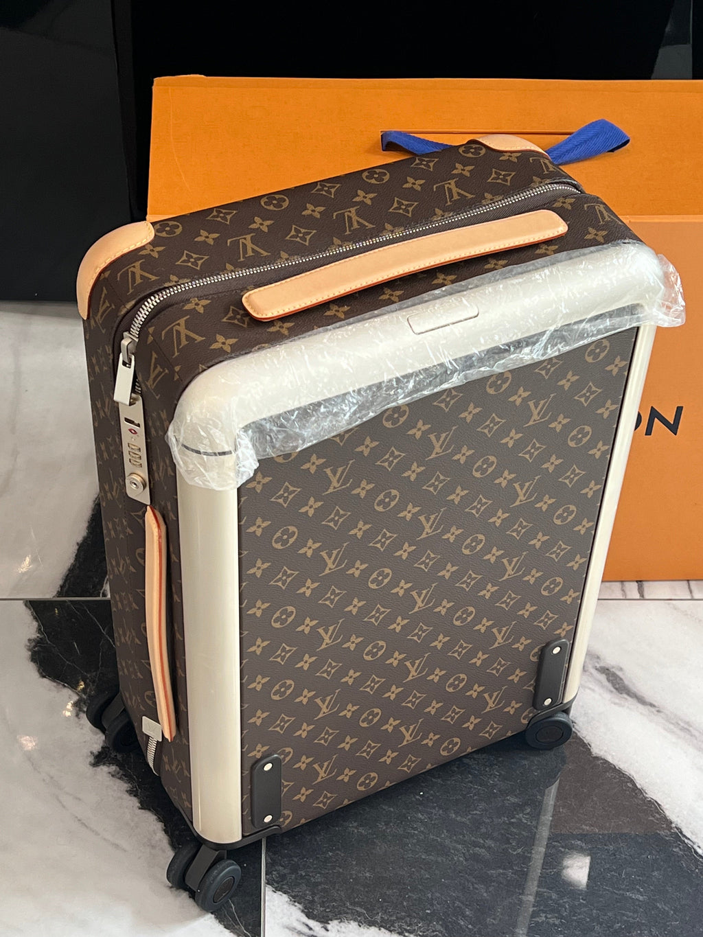 LOUIS VUITTON MONOGRAM HORIZON 55 SUITCASE