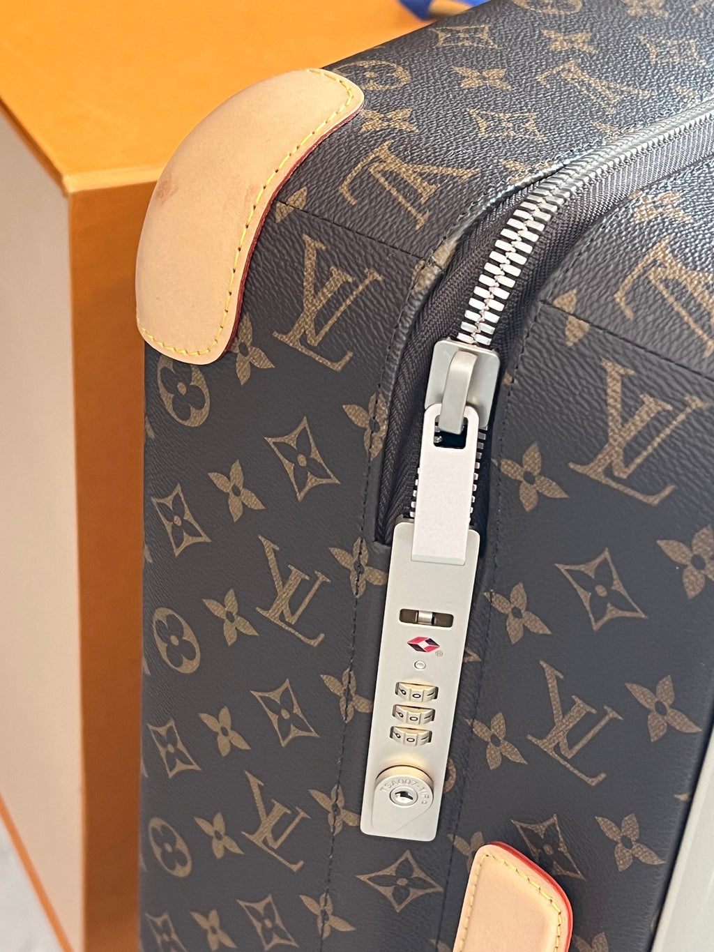 LOUIS VUITTON MONOGRAM HORIZON 55 SUITCASE