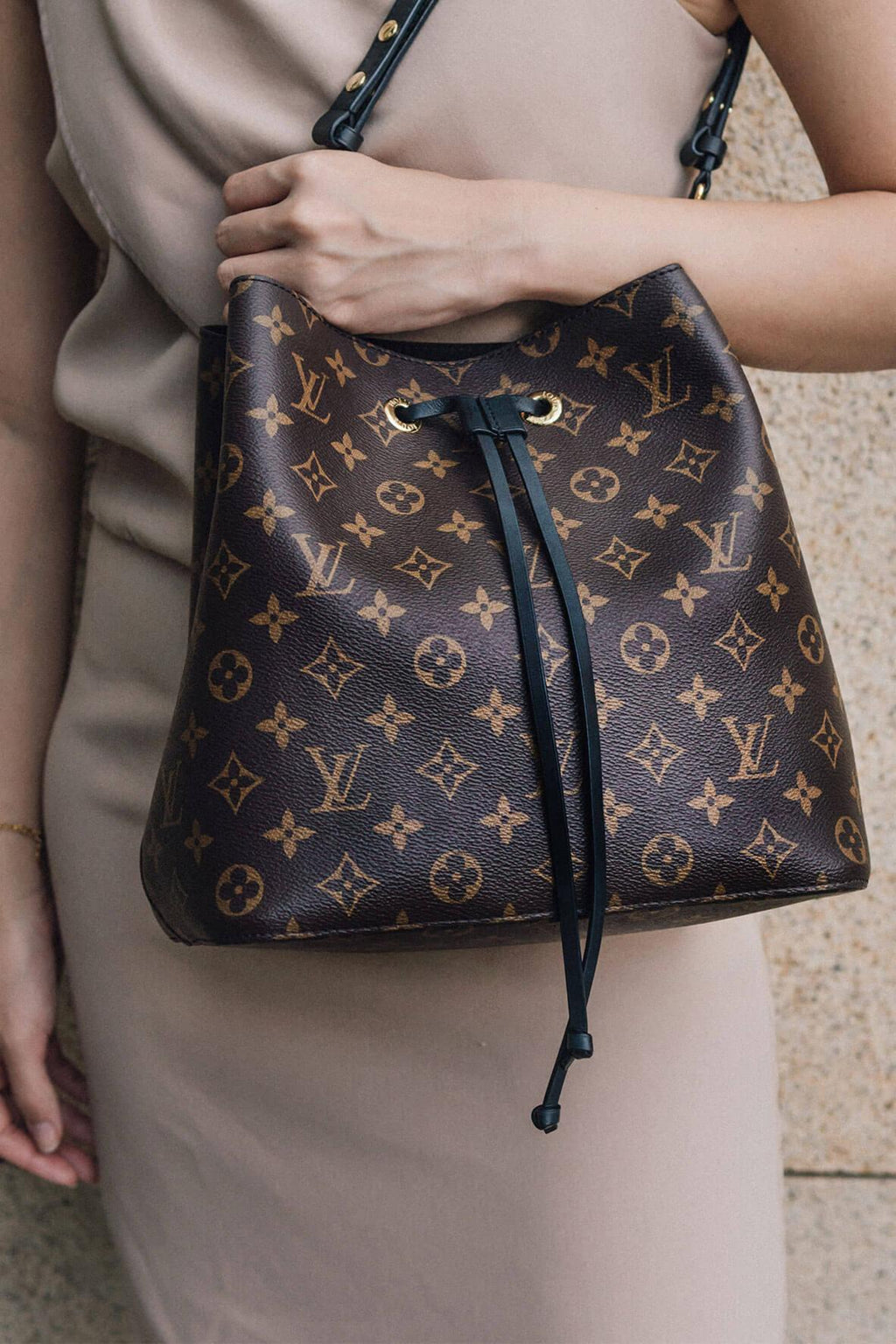 Monogram NeoNoe Bucket Bag Black