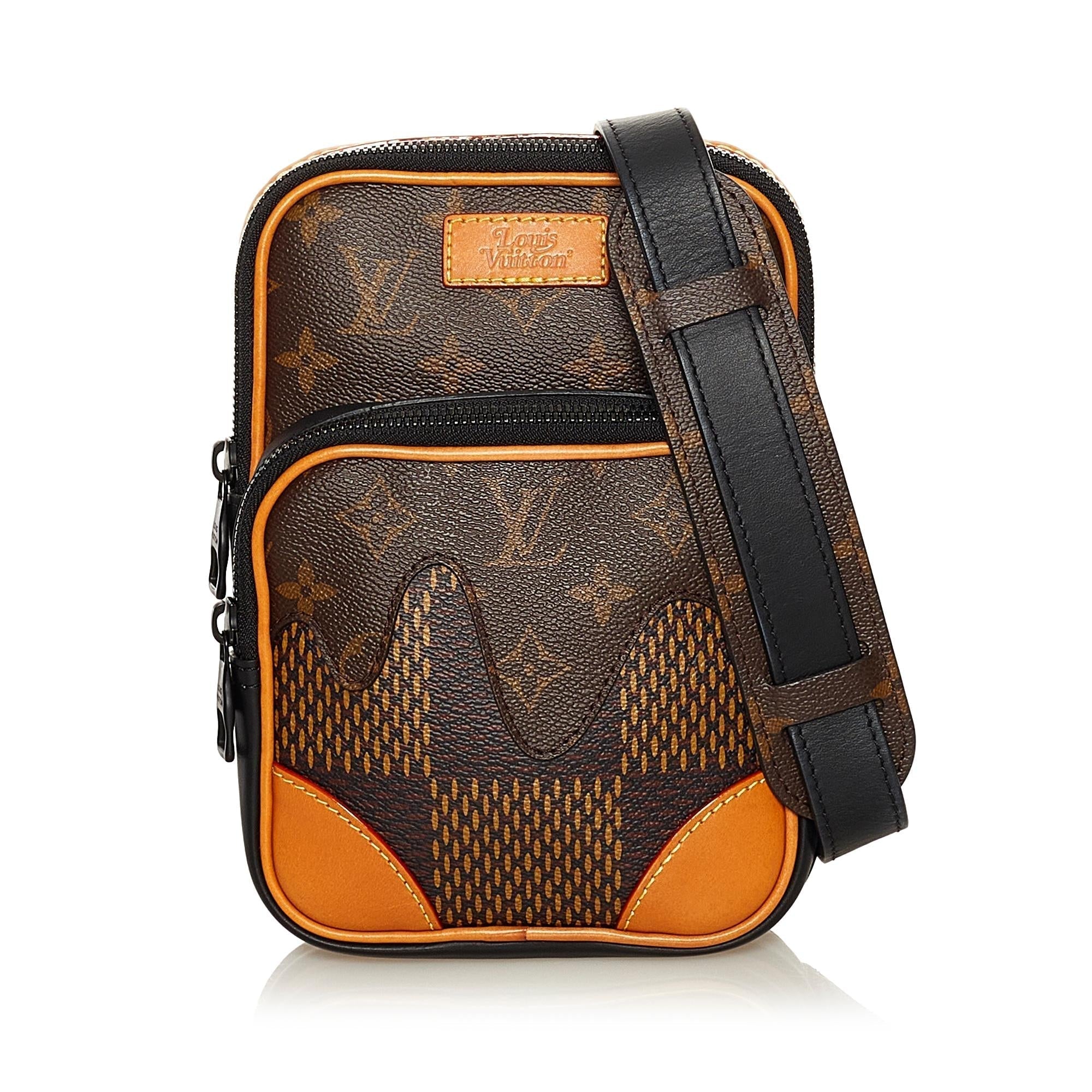 Louis Vuitton Monogram Nigo Danube (SHG-35703)