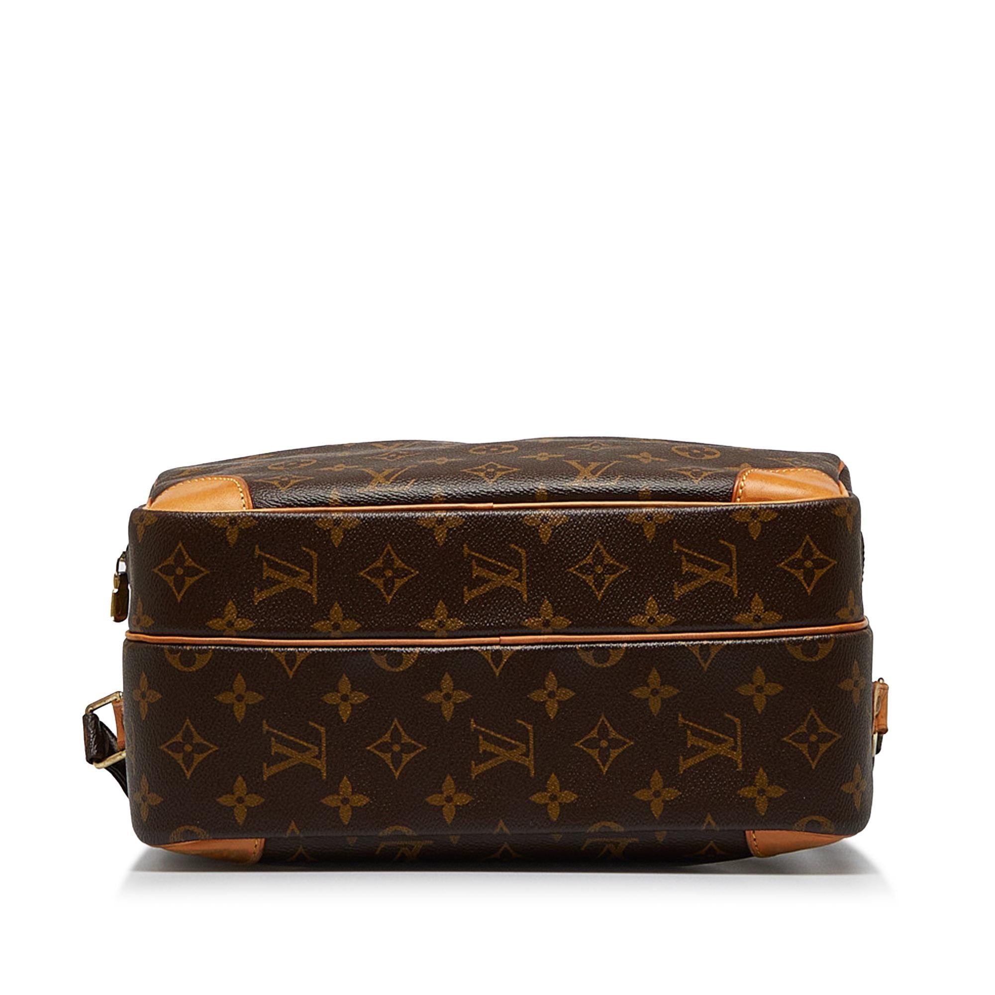 Louis Vuitton Monogram Nile (SHG-WSeZMS)