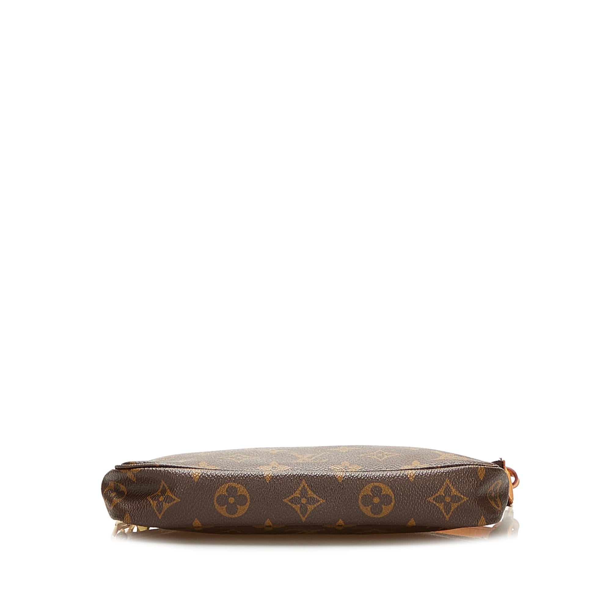 Louis Vuitton Monogram Pochette Accessoires (SHG-36477)