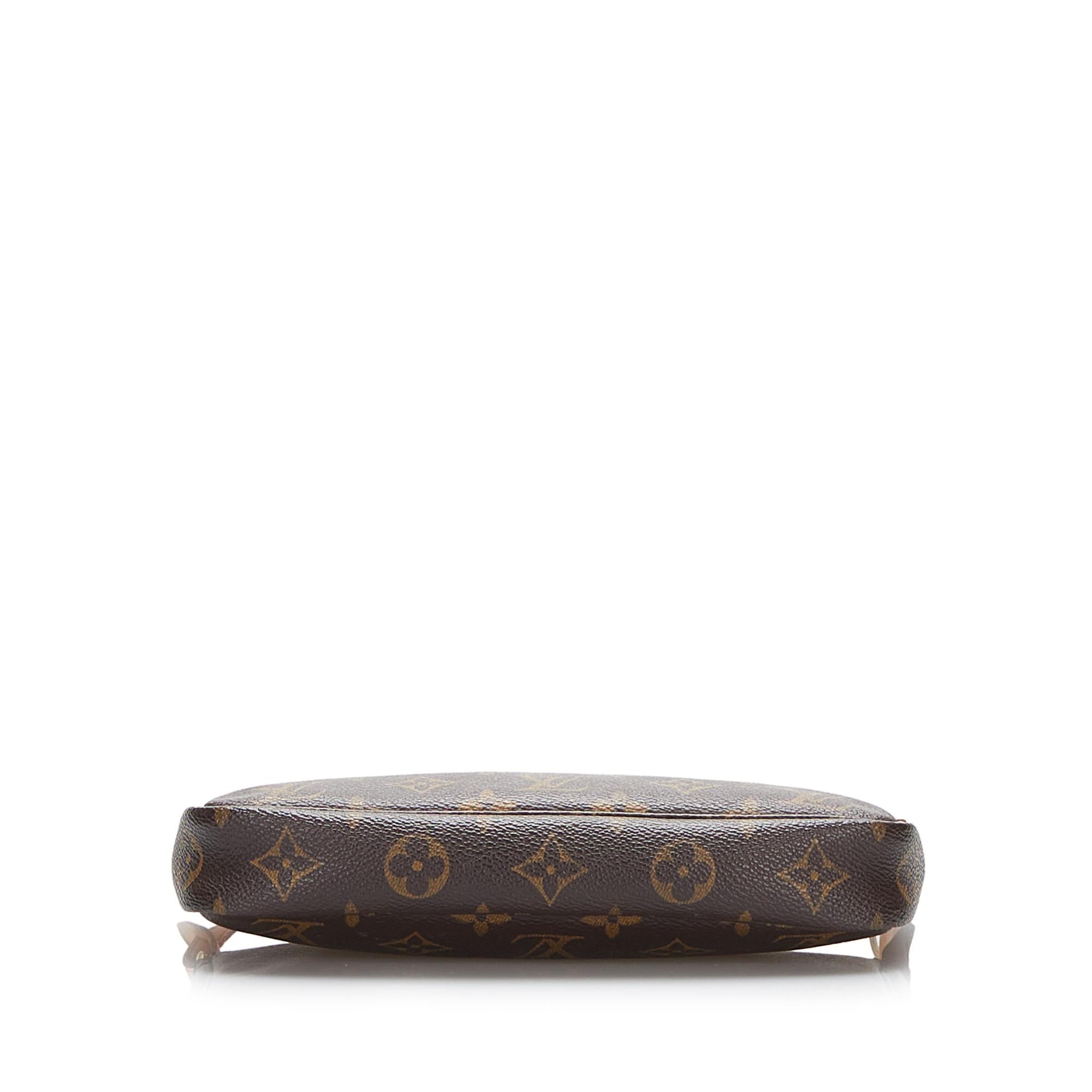 Louis Vuitton Monogram Pochette Accessoires (SHG-DKMQAd)