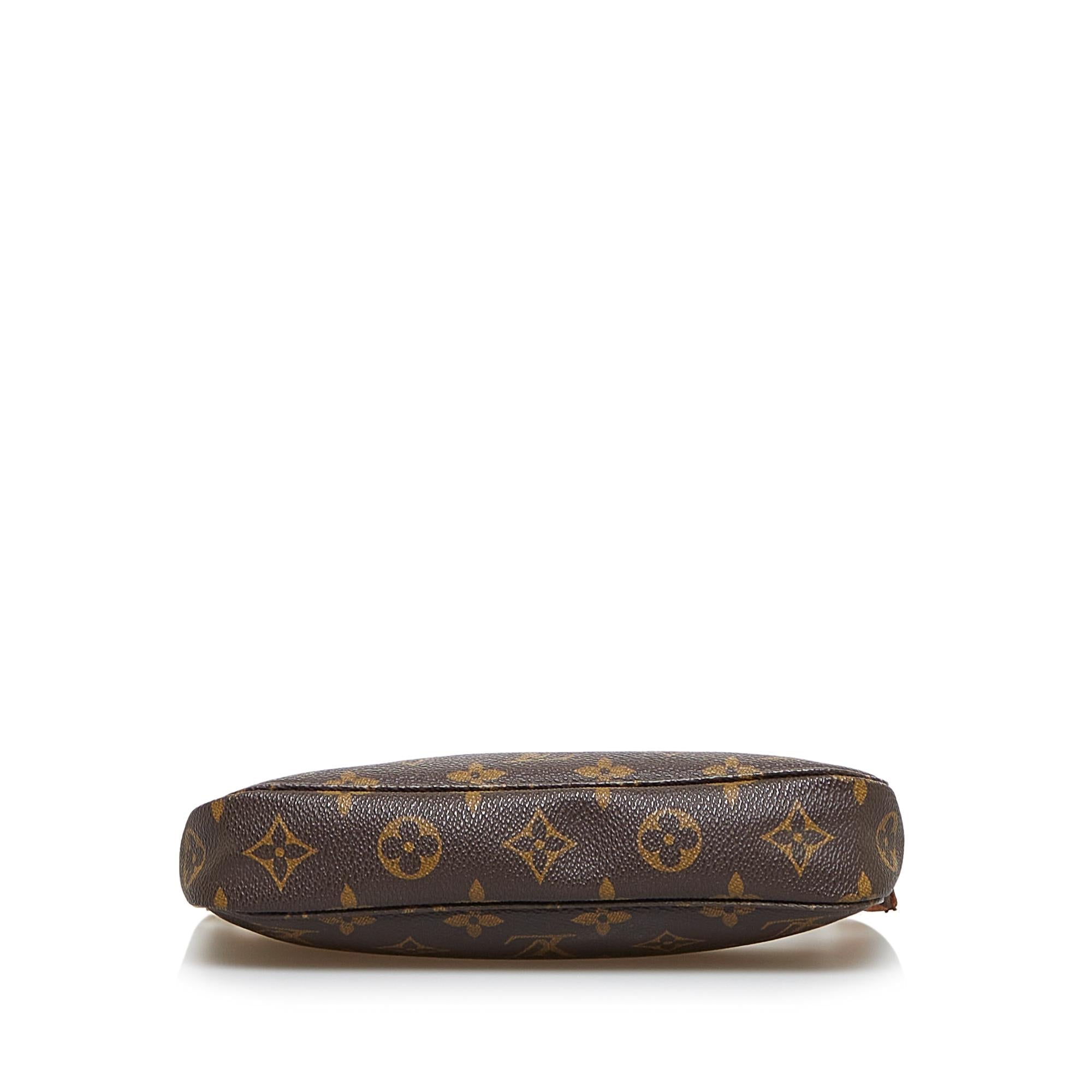 Louis Vuitton Monogram Pochette Accessoires (SHG-lz93uT)