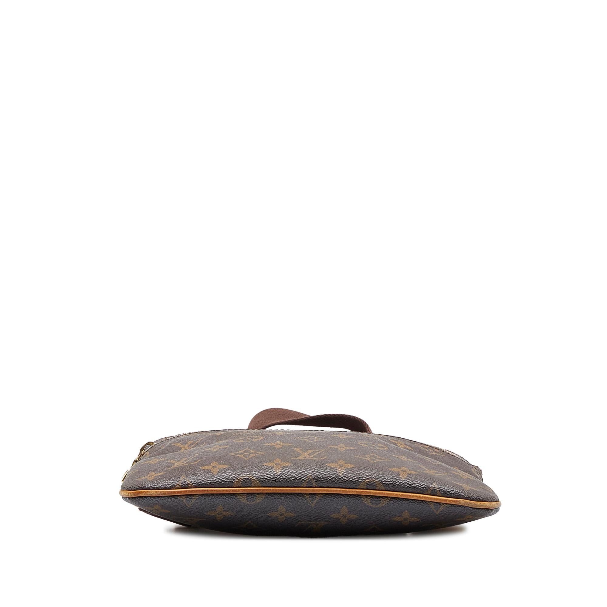 Louis Vuitton Monogram Pochette Valmy (SHG-NC9xDn)