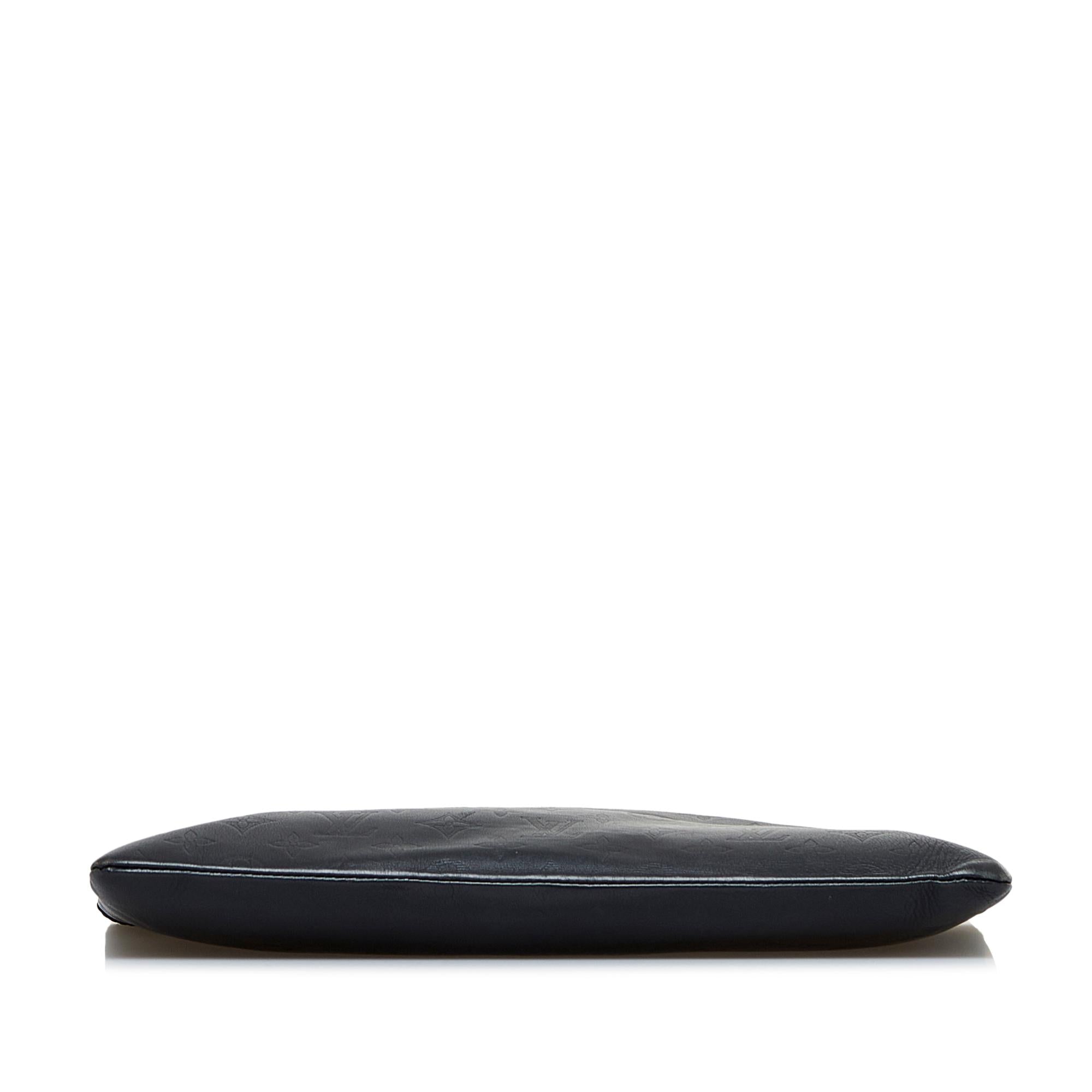 Louis Vuitton Monogram Shadow Discovery Pochette (SHG-v758KB)
