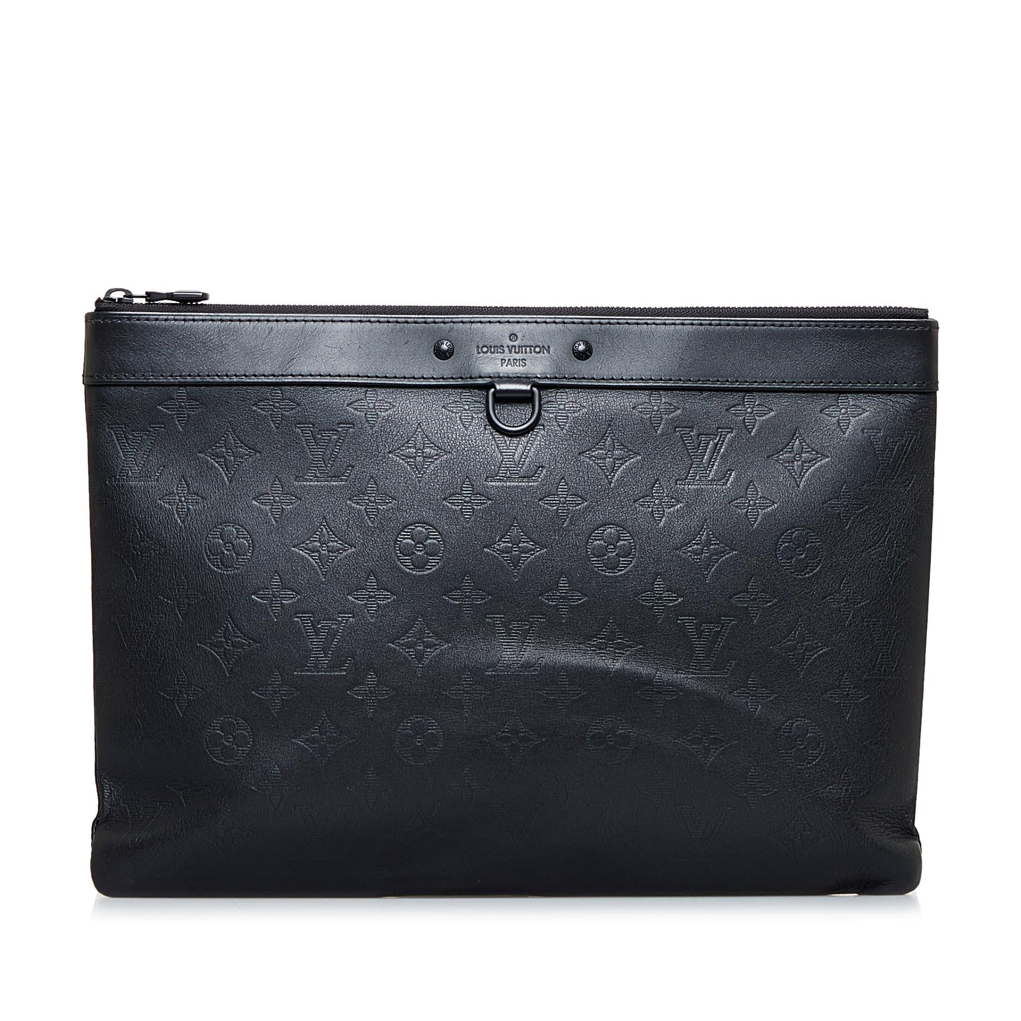 Louis Vuitton Monogram Shadow Discovery Pochette (SHG-v758KB)