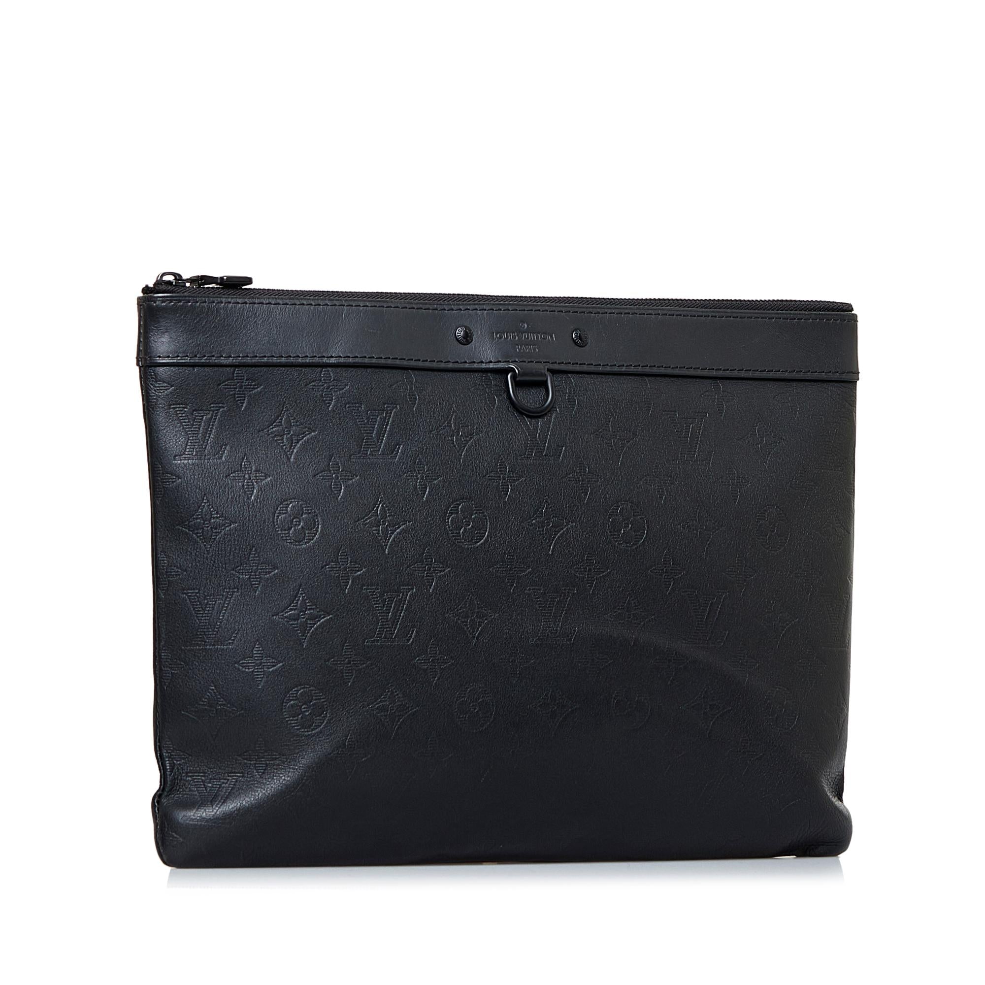 Louis Vuitton Monogram Shadow Discovery Pochette (SHG-v758KB)