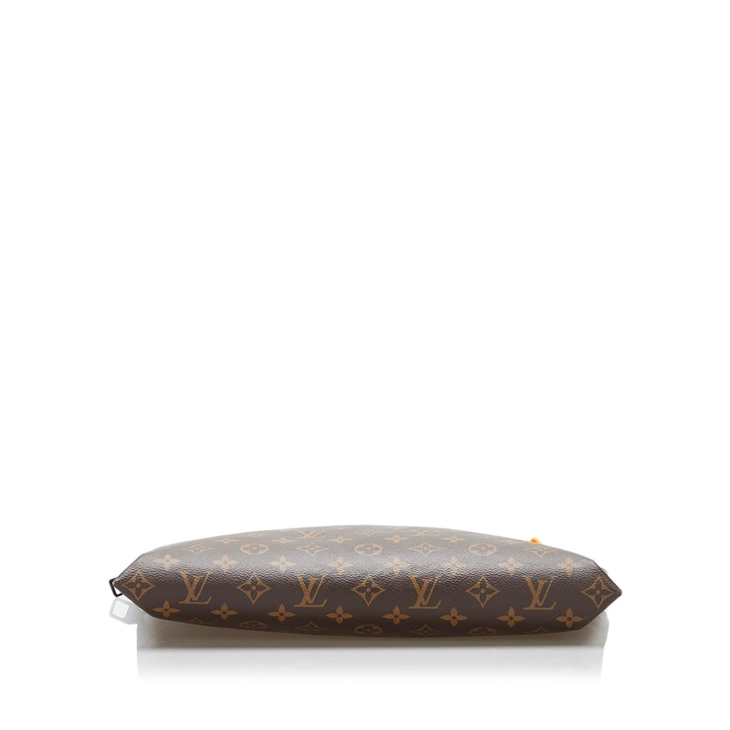 Louis Vuitton Monogram Solar Ray A4 Pochette (SHG-EXv5ni)