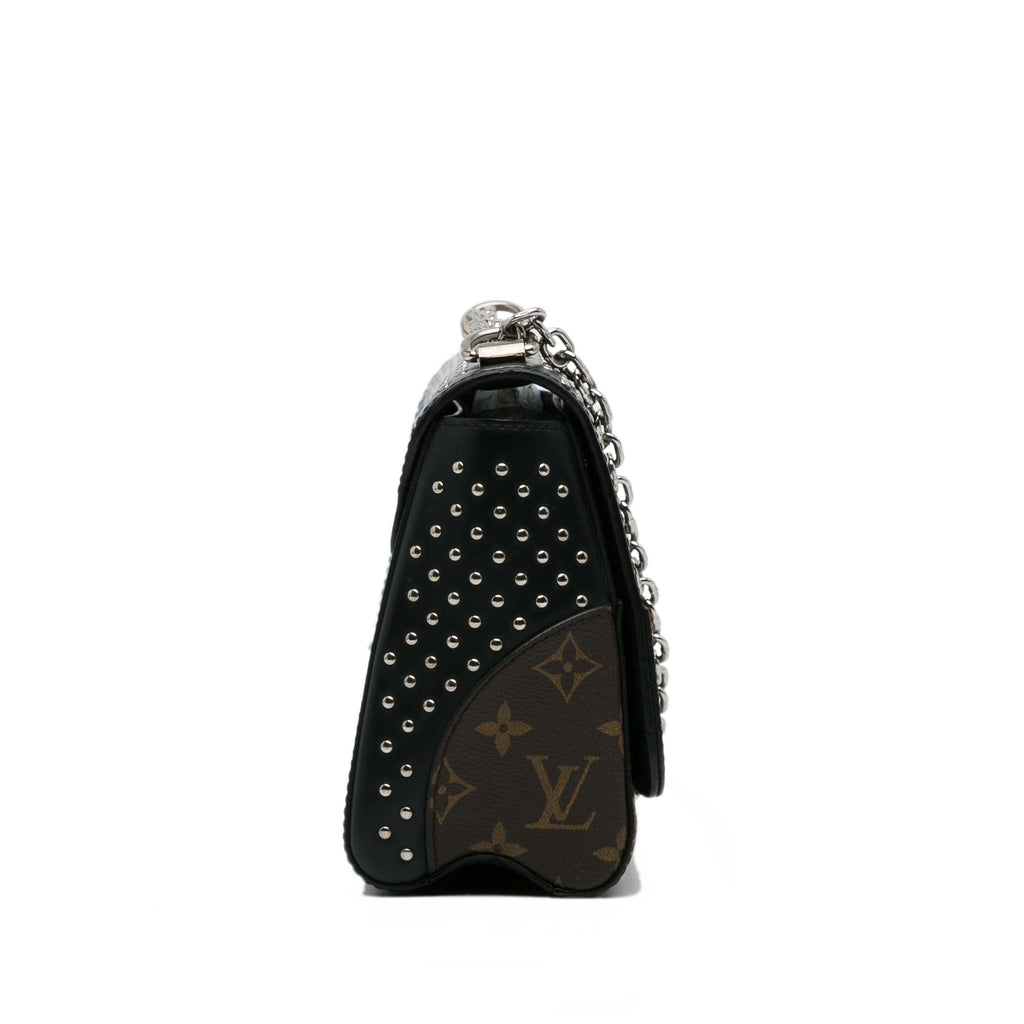 Louis Vuitton Monogram Studded Twist MM (SHG-Pwp1lG)