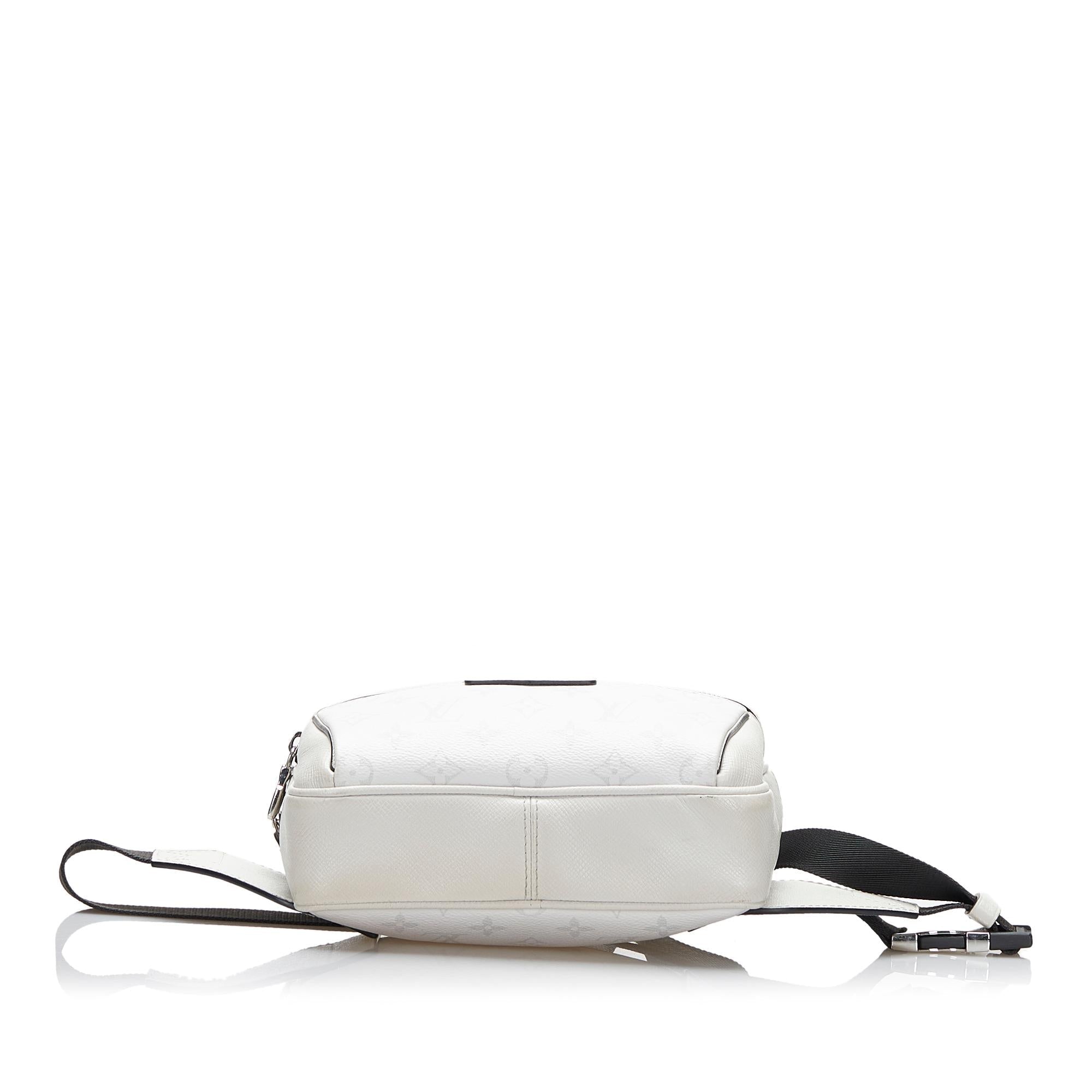 Louis Vuitton Monogram Taigarama Outdoor Bumbag (SHG-XAPPS1)
