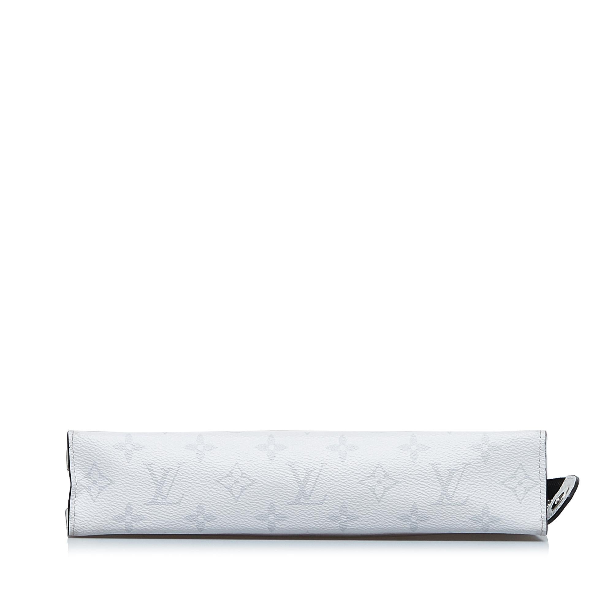 Louis Vuitton Monogram Taigarama Pochette Voyage MM (SHG-XGxVo6)