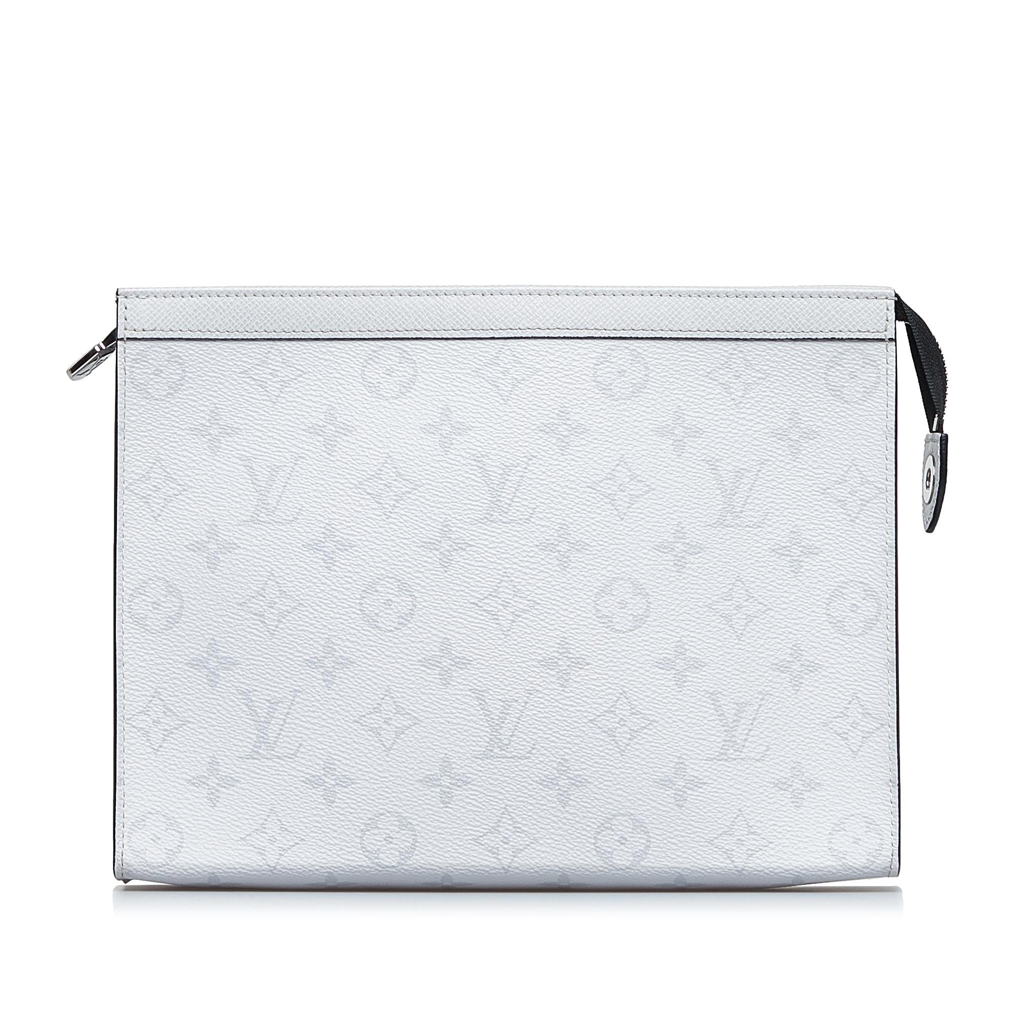 Louis Vuitton Monogram Taigarama Pochette Voyage MM (SHG-XGxVo6)