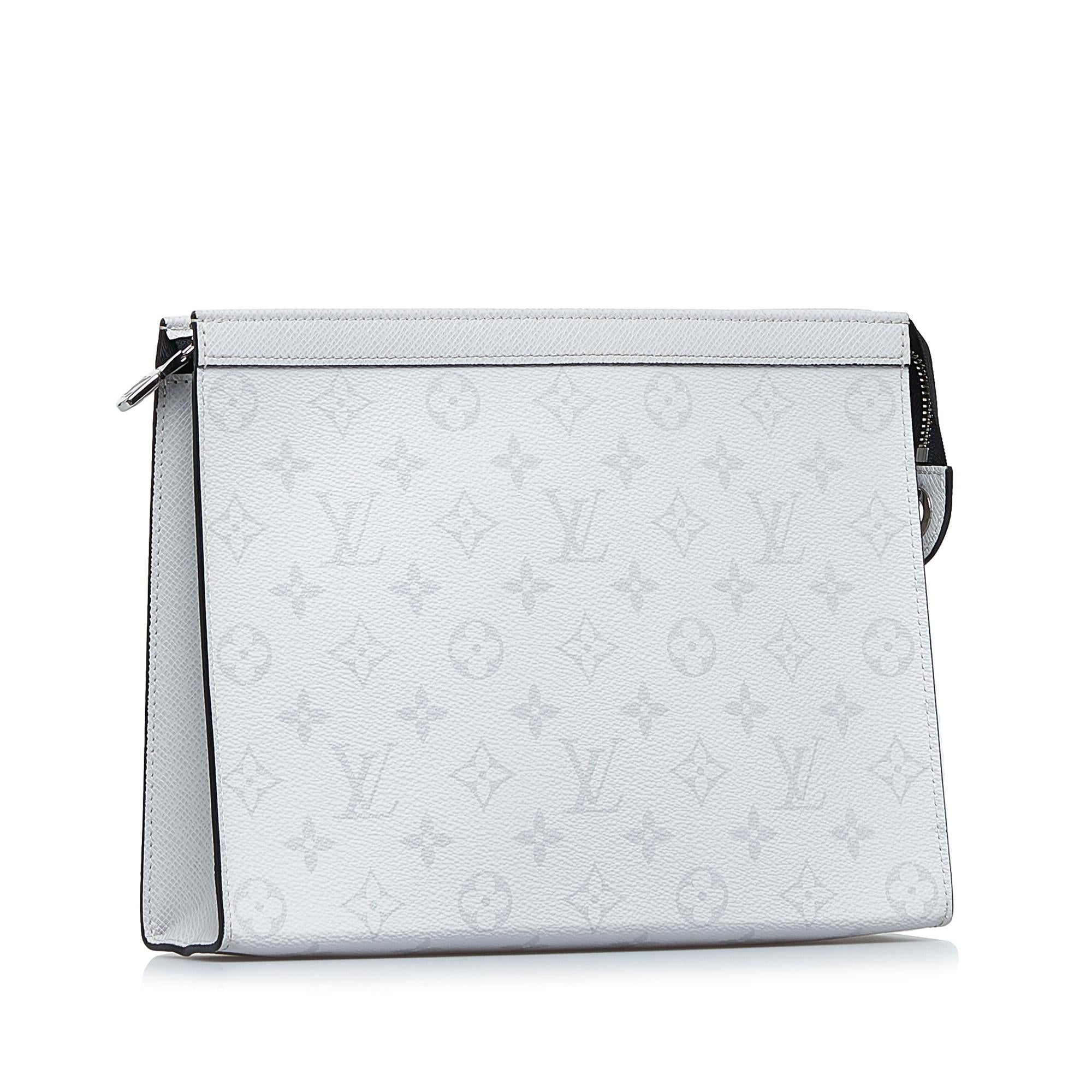Louis Vuitton Monogram Taigarama Pochette Voyage MM (SHG-XGxVo6)