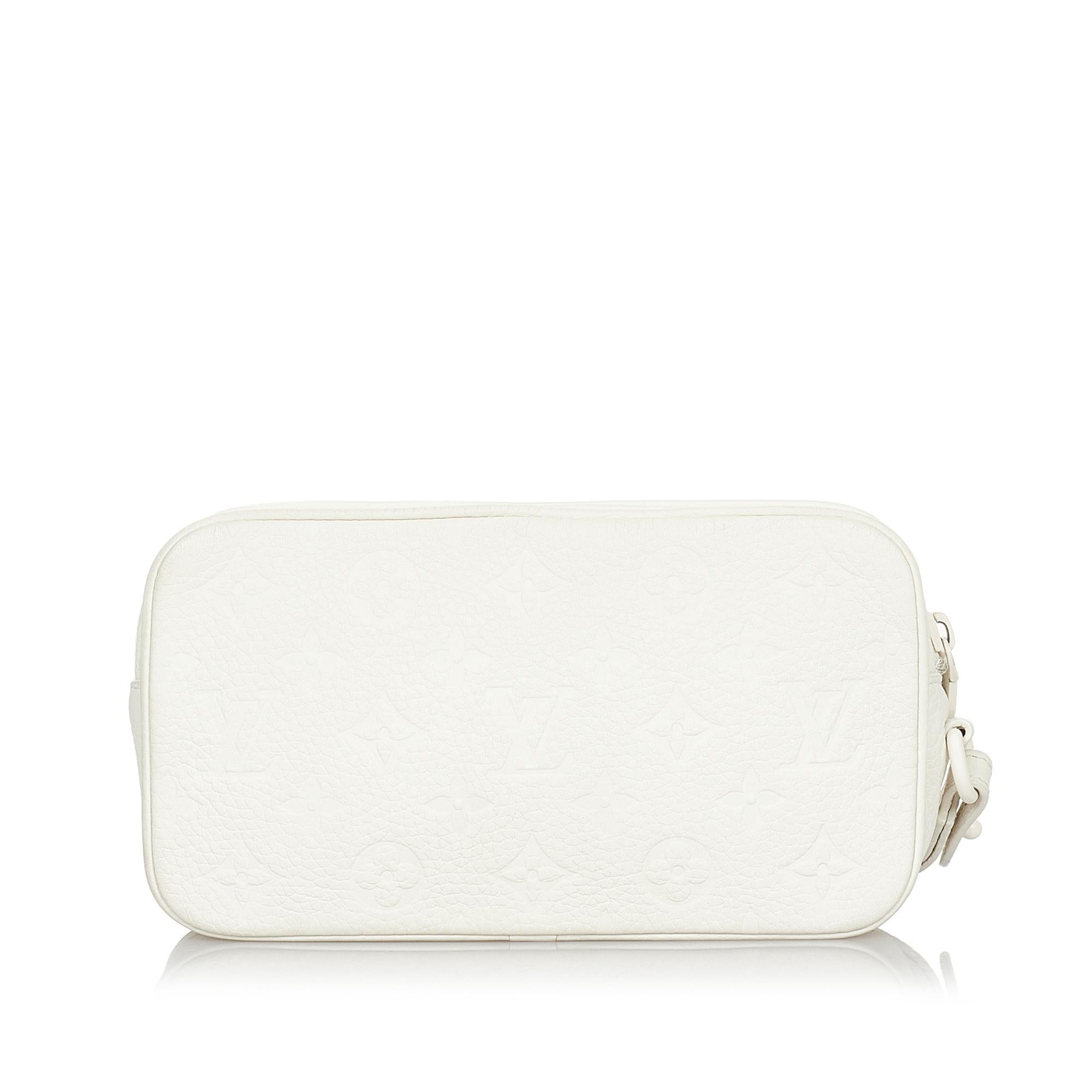 Louis Vuitton Monogram Taurillon Volga Pochette (SHG-37389)