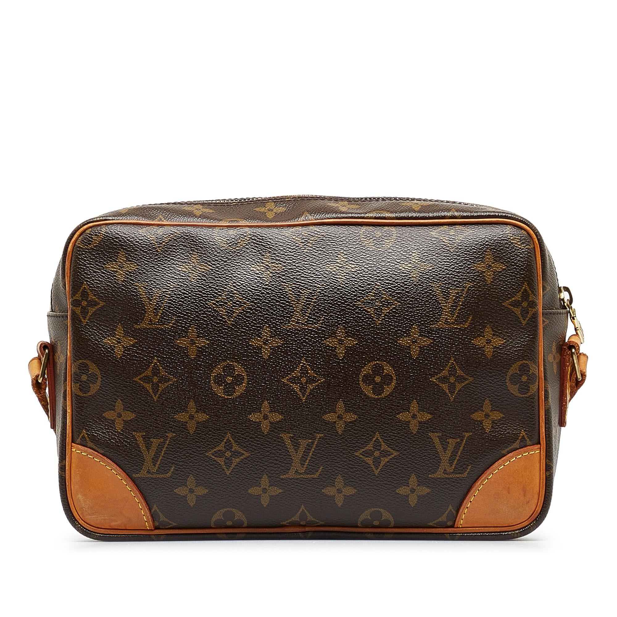 Louis Vuitton Monogram Trocadero 27 (SHG-fFD4TE)