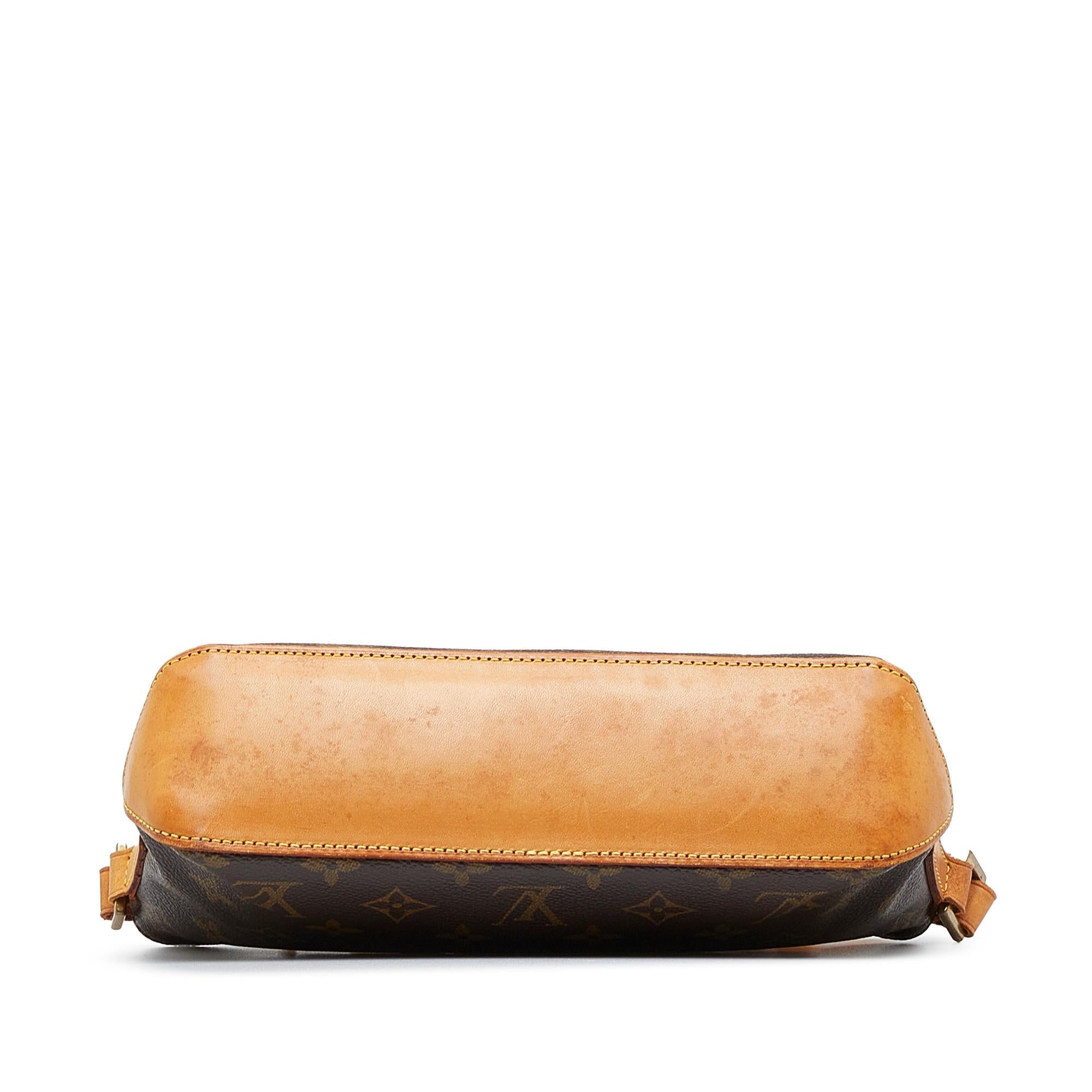 Louis Vuitton Monogram Trotteur (SHG-tO6bVz)