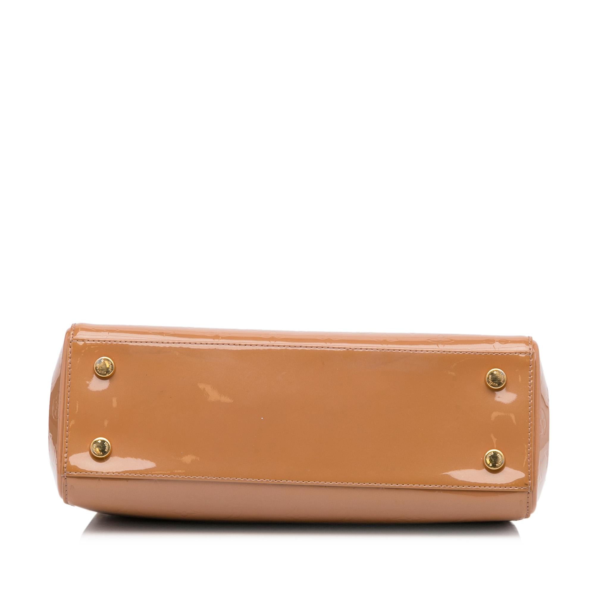 Louis Vuitton Monogram Vernis Brea MM (SHG-HJvMAH)