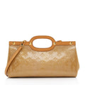 Louis Vuitton Monogram Vernis Roxbury Drive Clutch (SHF-HjMdyt)
